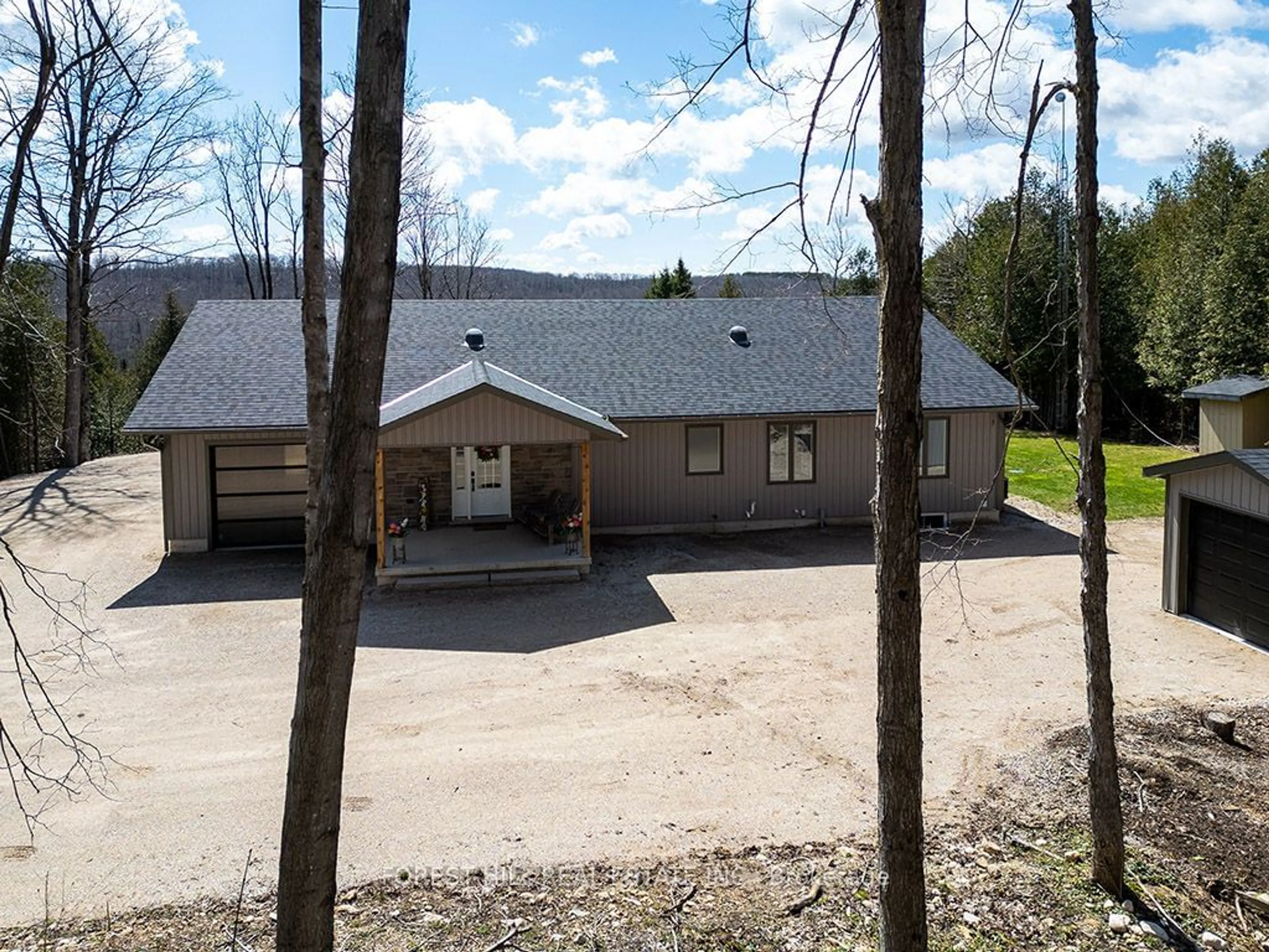 Outside view for 504252 Grey Road 12, West Grey Ontario N0C 1H0