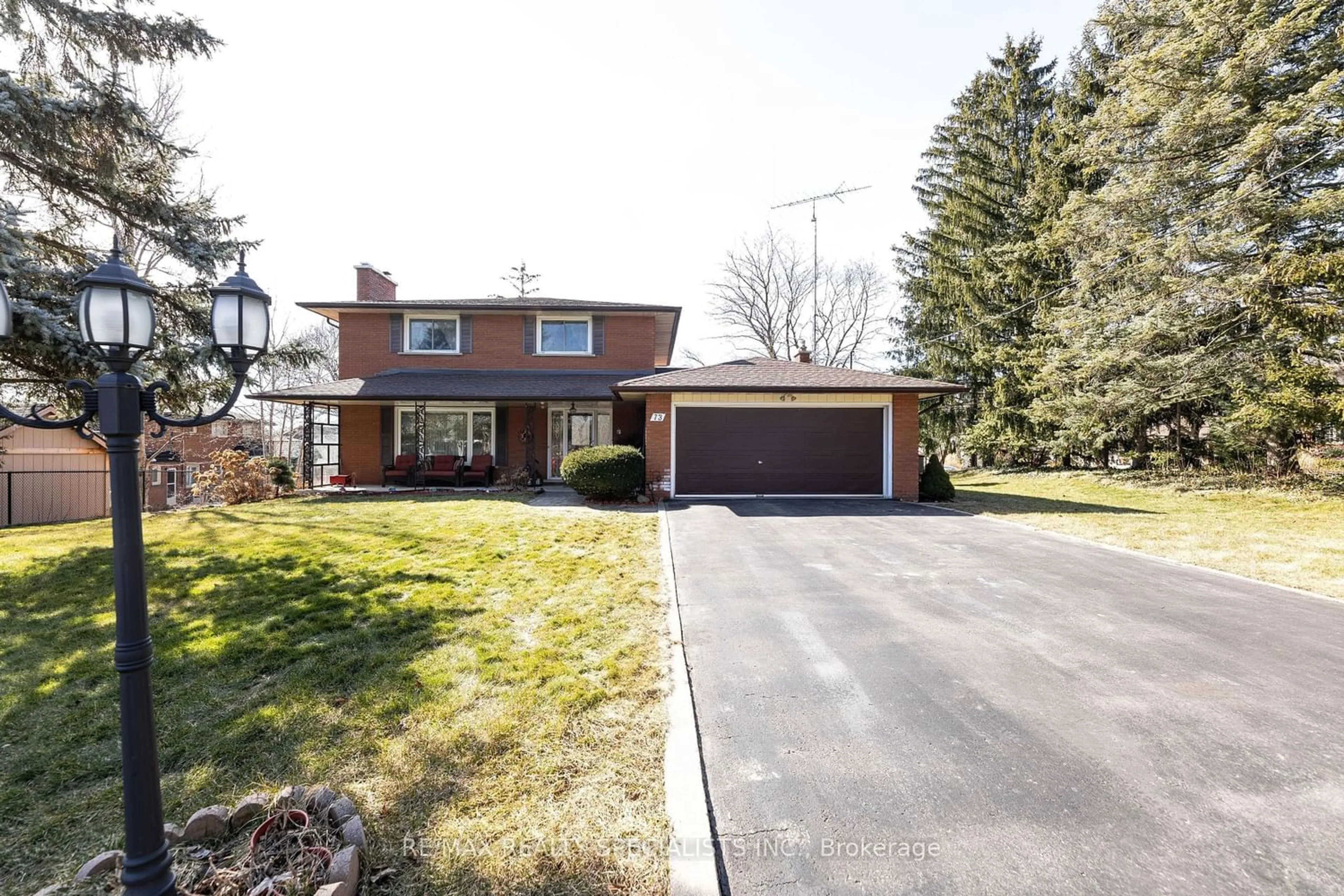 Home with brick exterior material for 73 Thomson Dr, Hamilton Ontario L8B 0G5