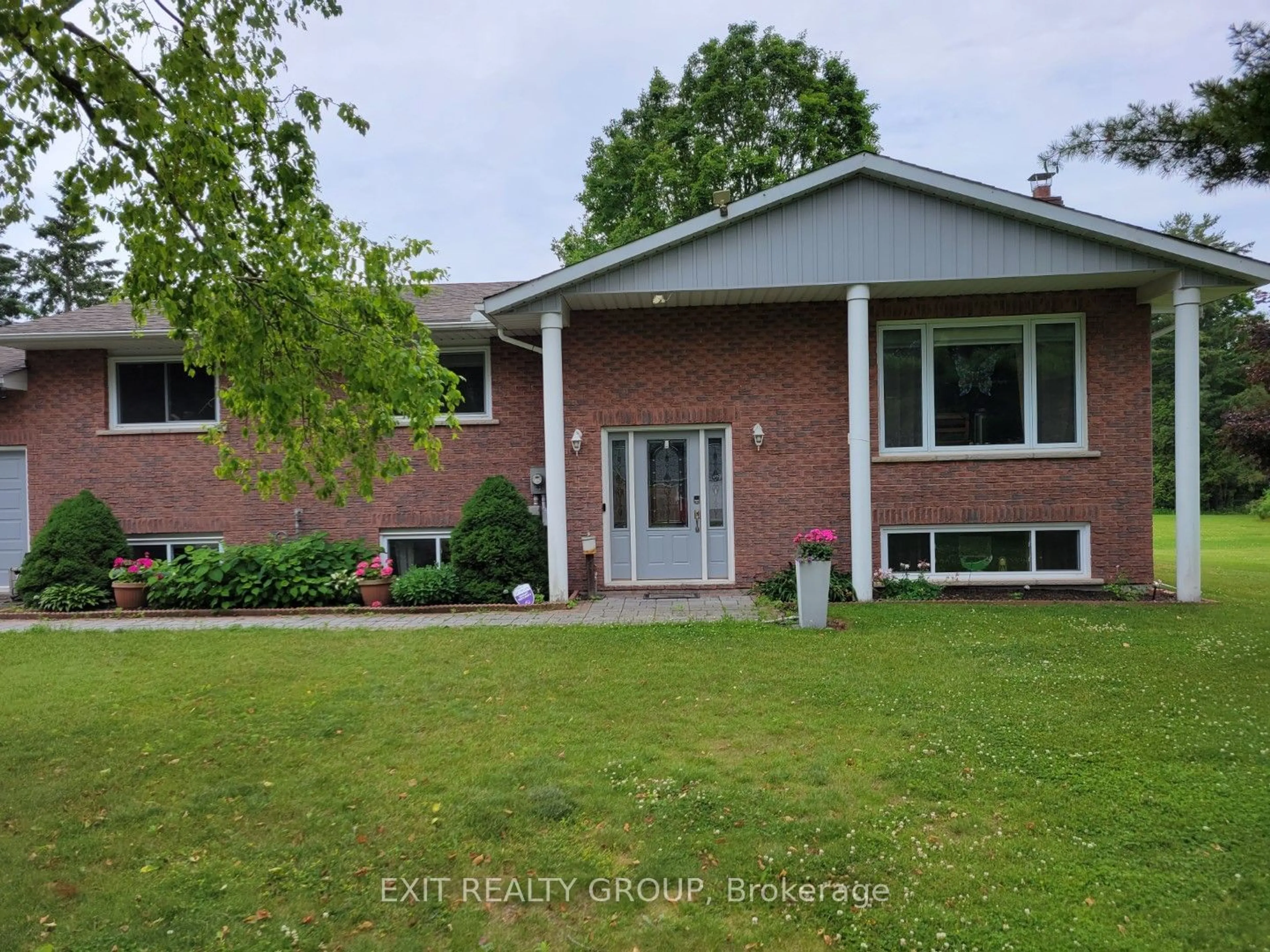Frontside or backside of a home for 114A Ontario St, Brighton Ontario K0K 1H0