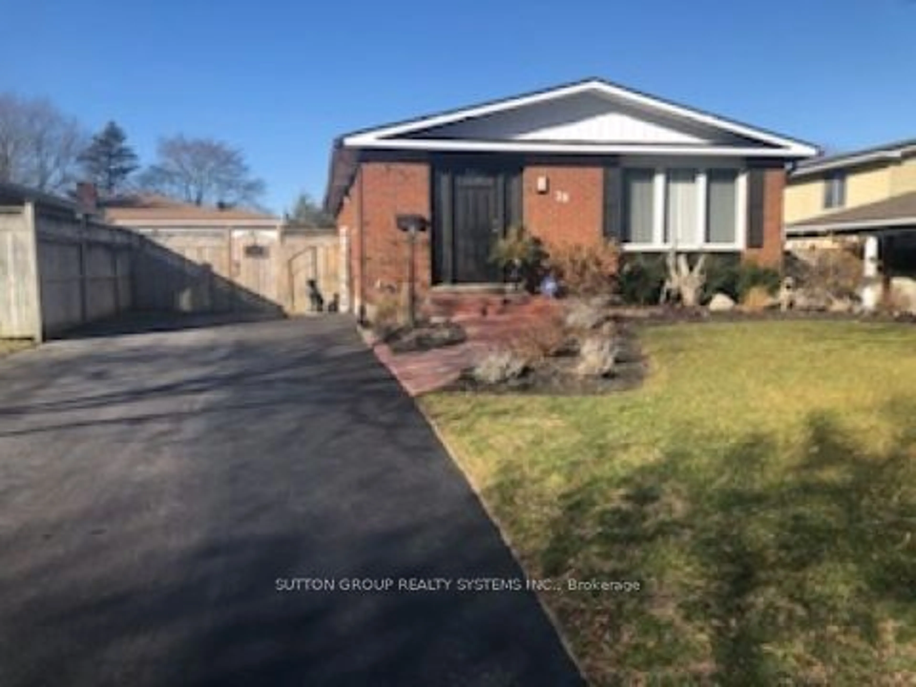 Frontside or backside of a home for 20 Miller Cres, Norfolk Ontario N3Y 4R1