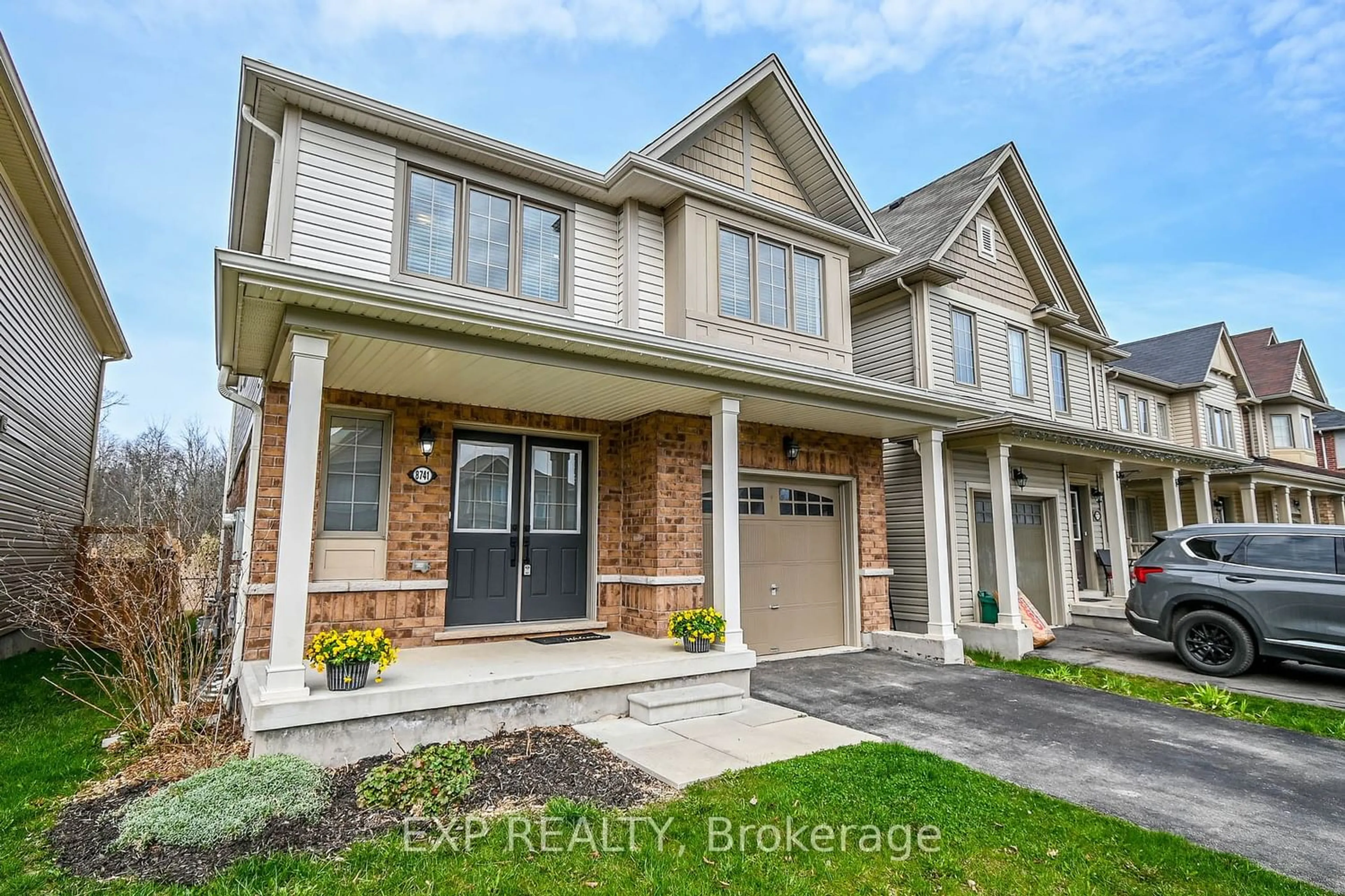 Home with brick exterior material for 8741 Dogwood Cres, Niagara Falls Ontario L2H 0K9