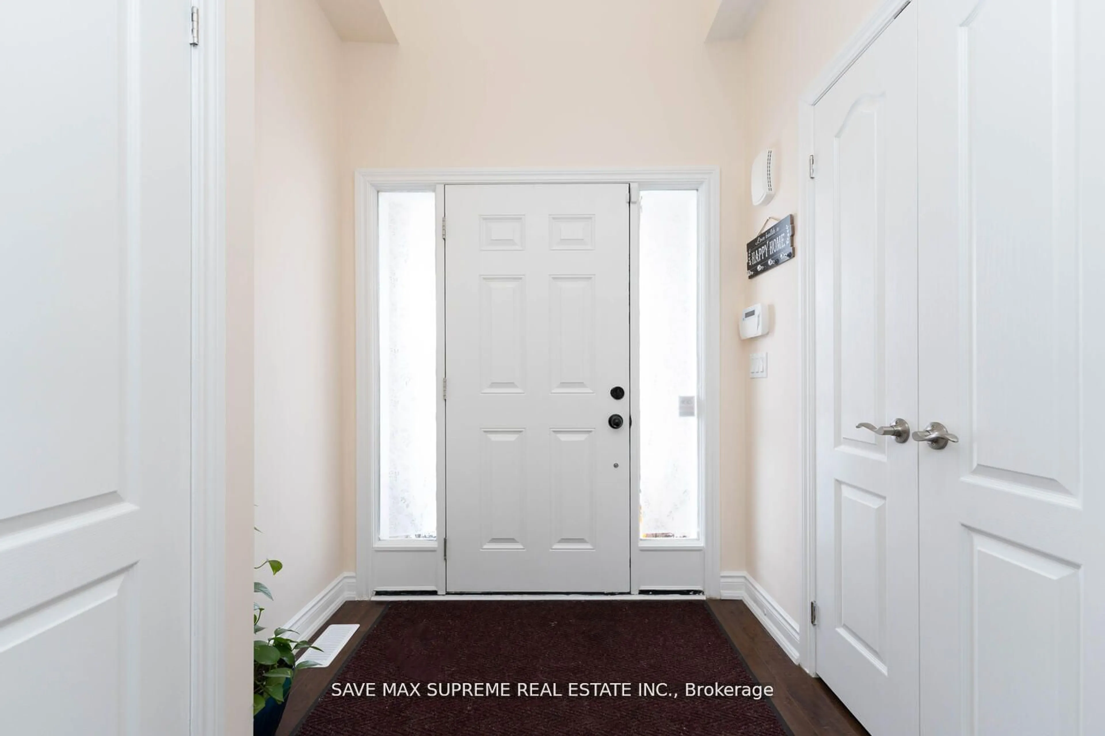 Indoor entryway for 200 Kingfisher Dr #136, Mono Ontario L9W 0B3