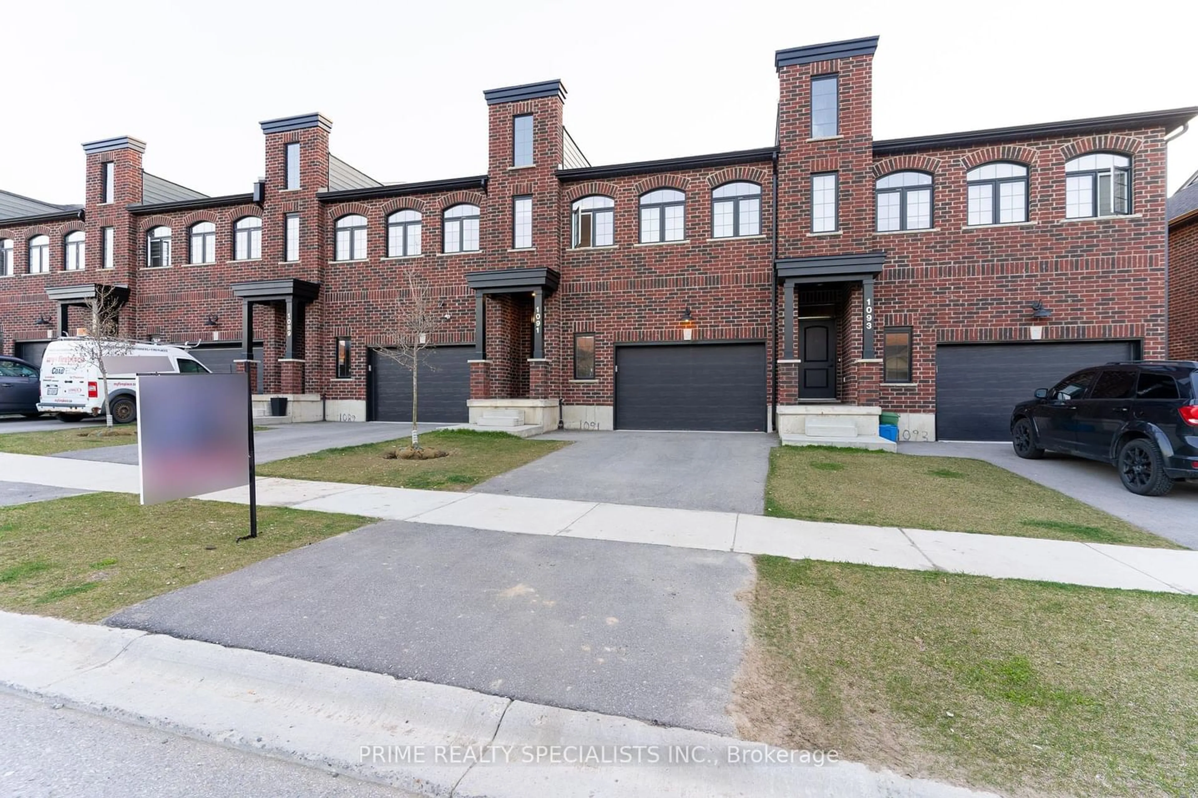 A pic from exterior of the house or condo for 1091 Upperpoint Ave, London Ontario N6K 0L1
