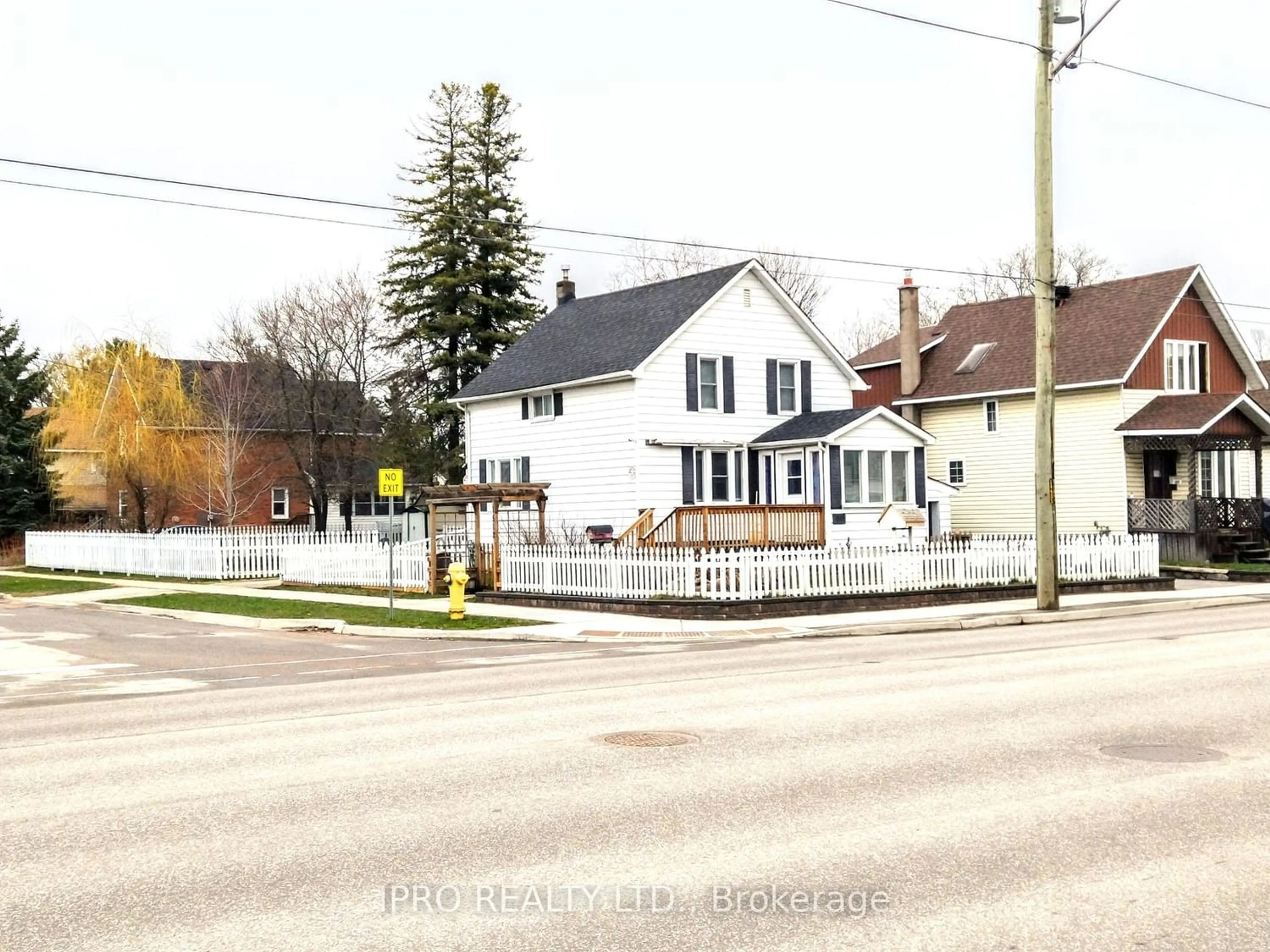 Street view for 1512 Cassells St, North Bay Ontario P1B 4C4