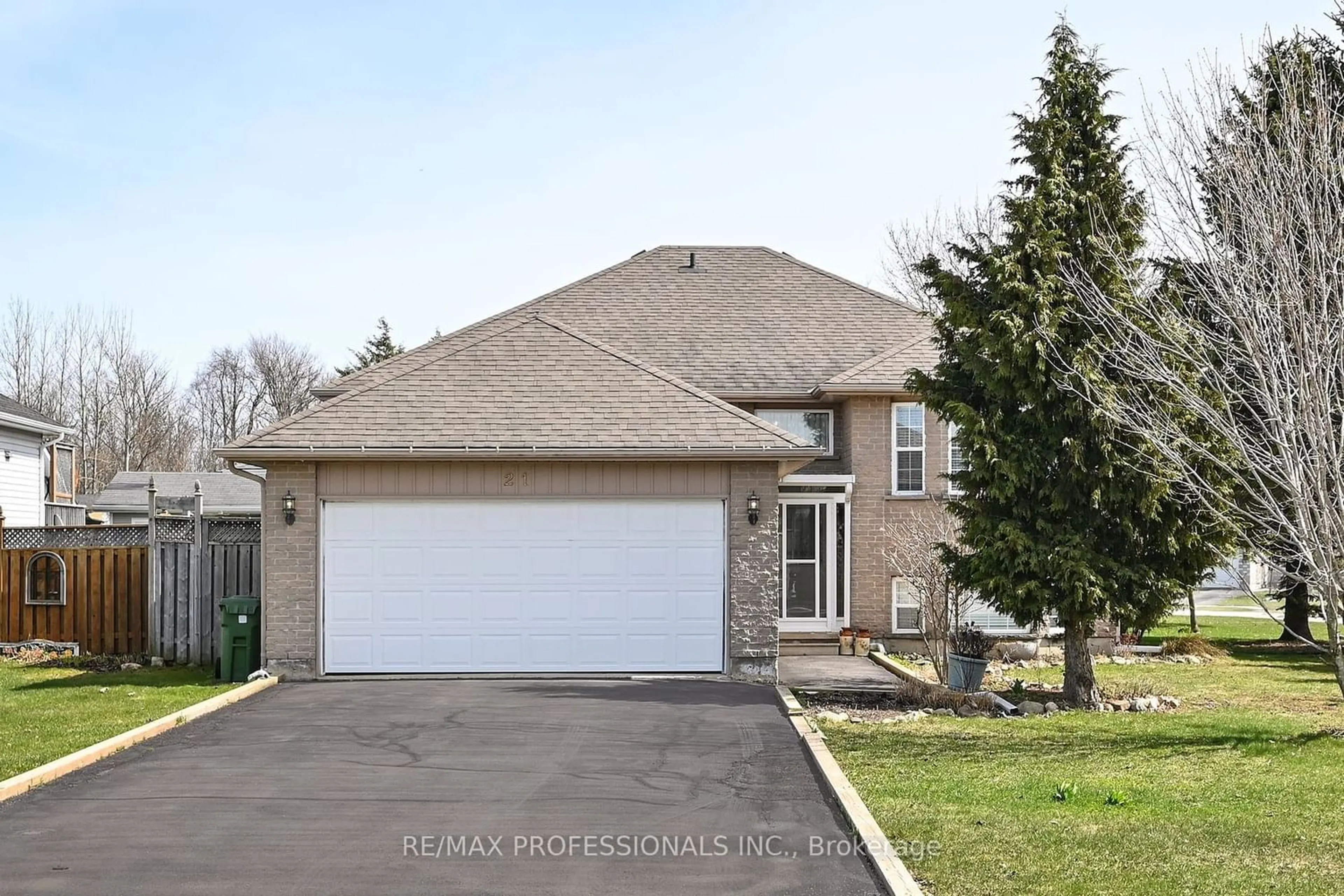 Frontside or backside of a home for 21 Highpoint St, Southgate Ontario N0C 1B0