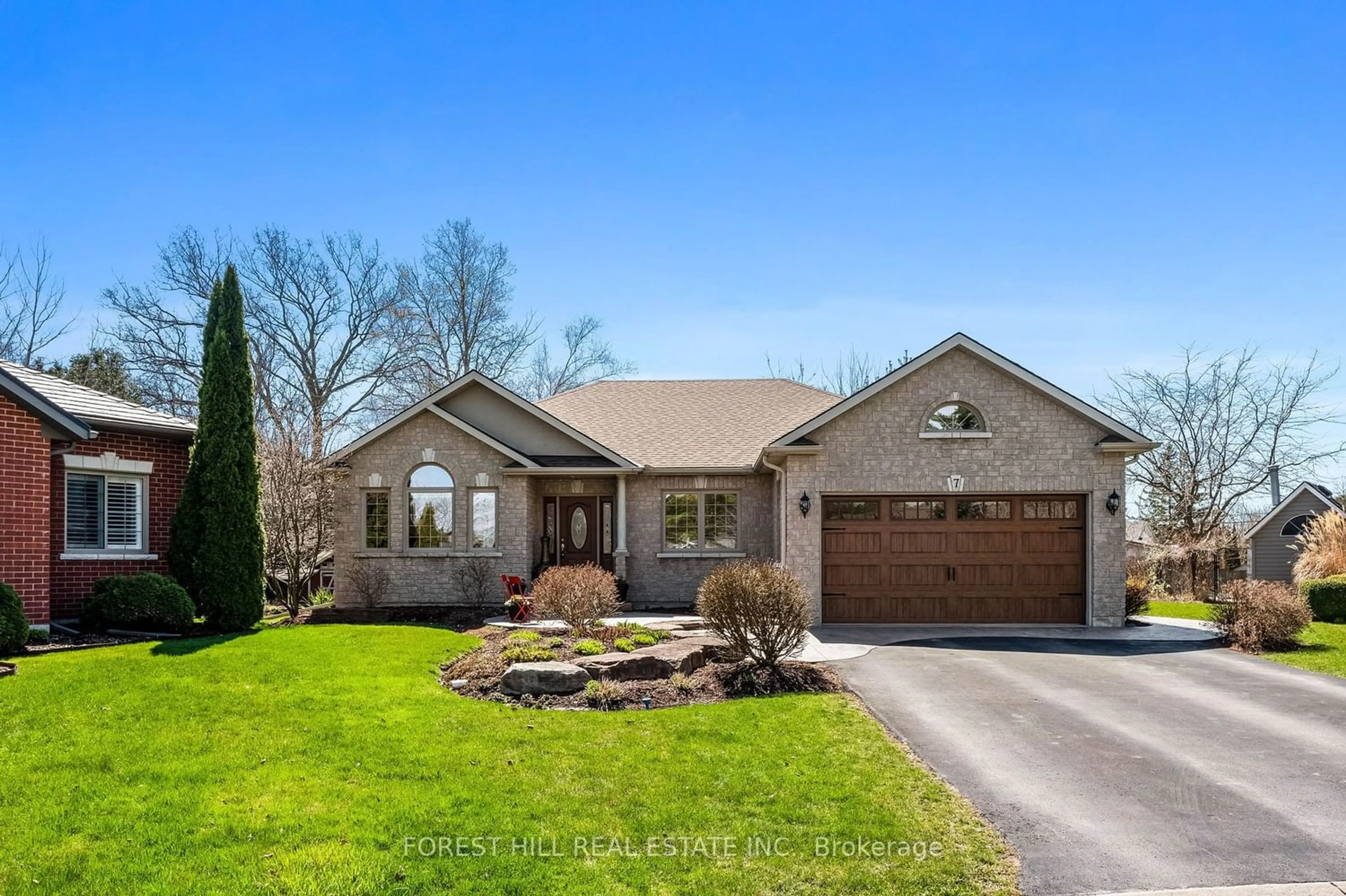 Frontside or backside of a home for 7 Birch Crt, Brighton Ontario K0K 1H0
