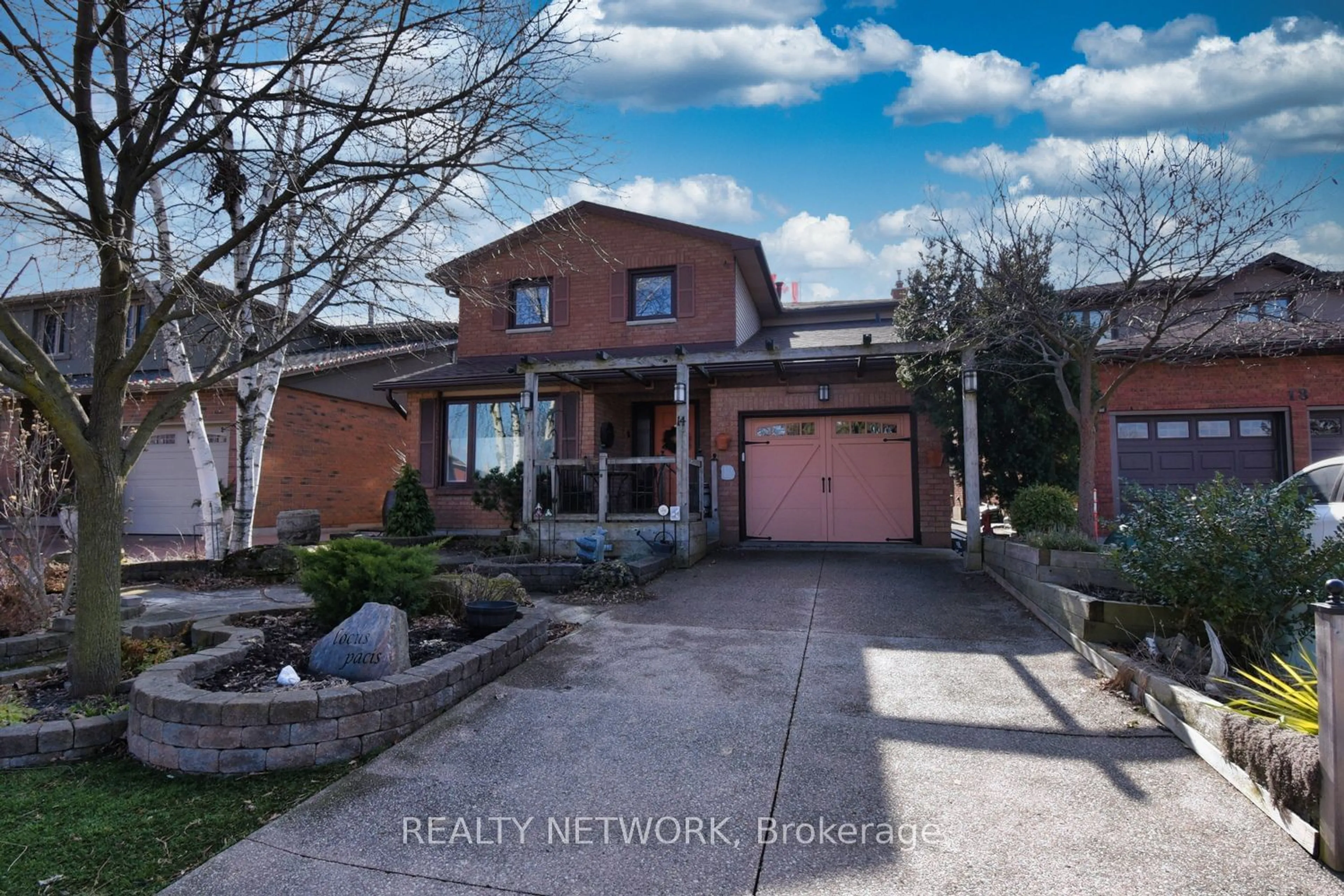 Frontside or backside of a home for 14 Ingrid Crt, Hamilton Ontario L8W 2V4