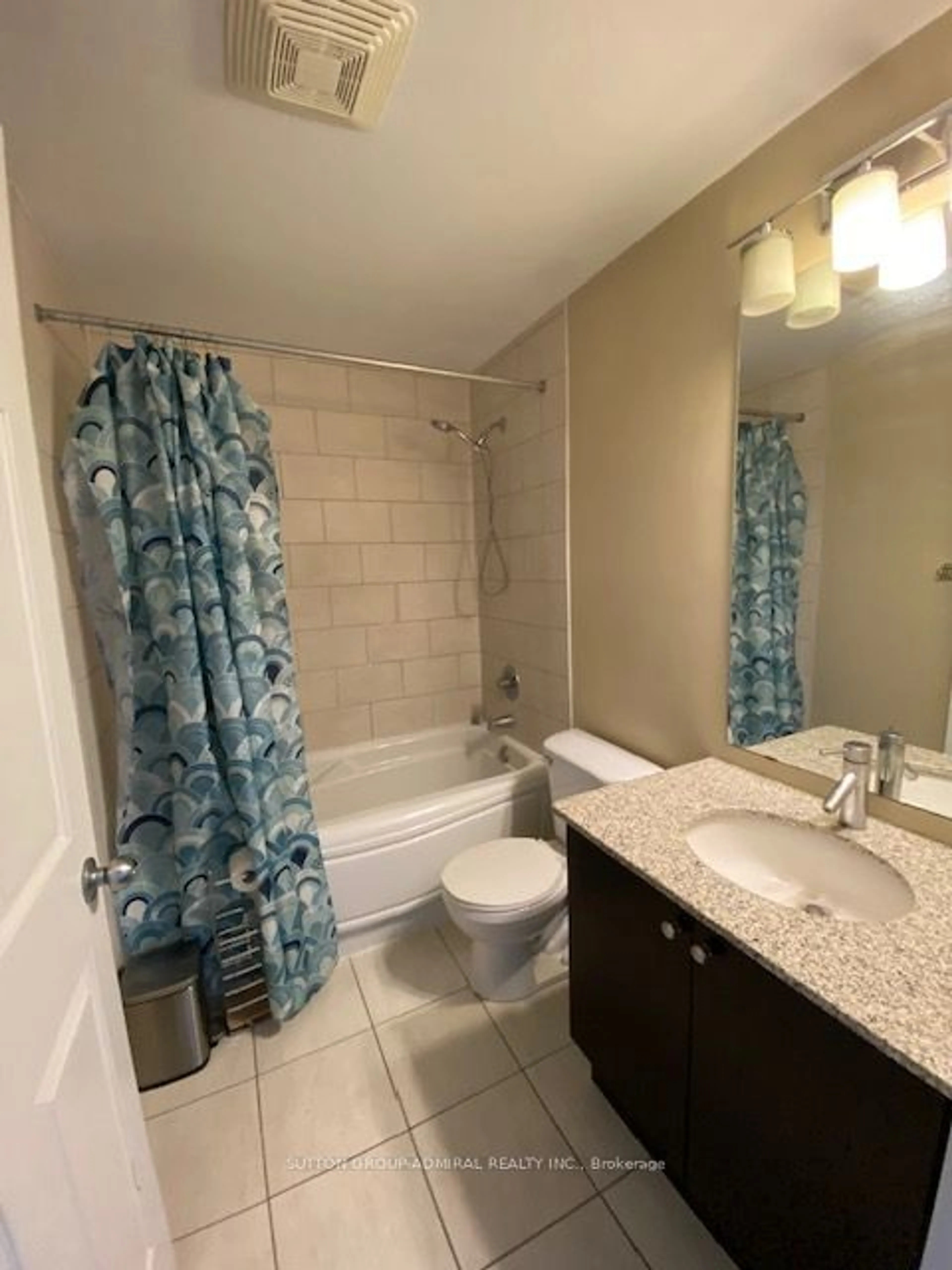 Bathroom for 170 Water St #901, Cambridge Ontario N1R 3B6