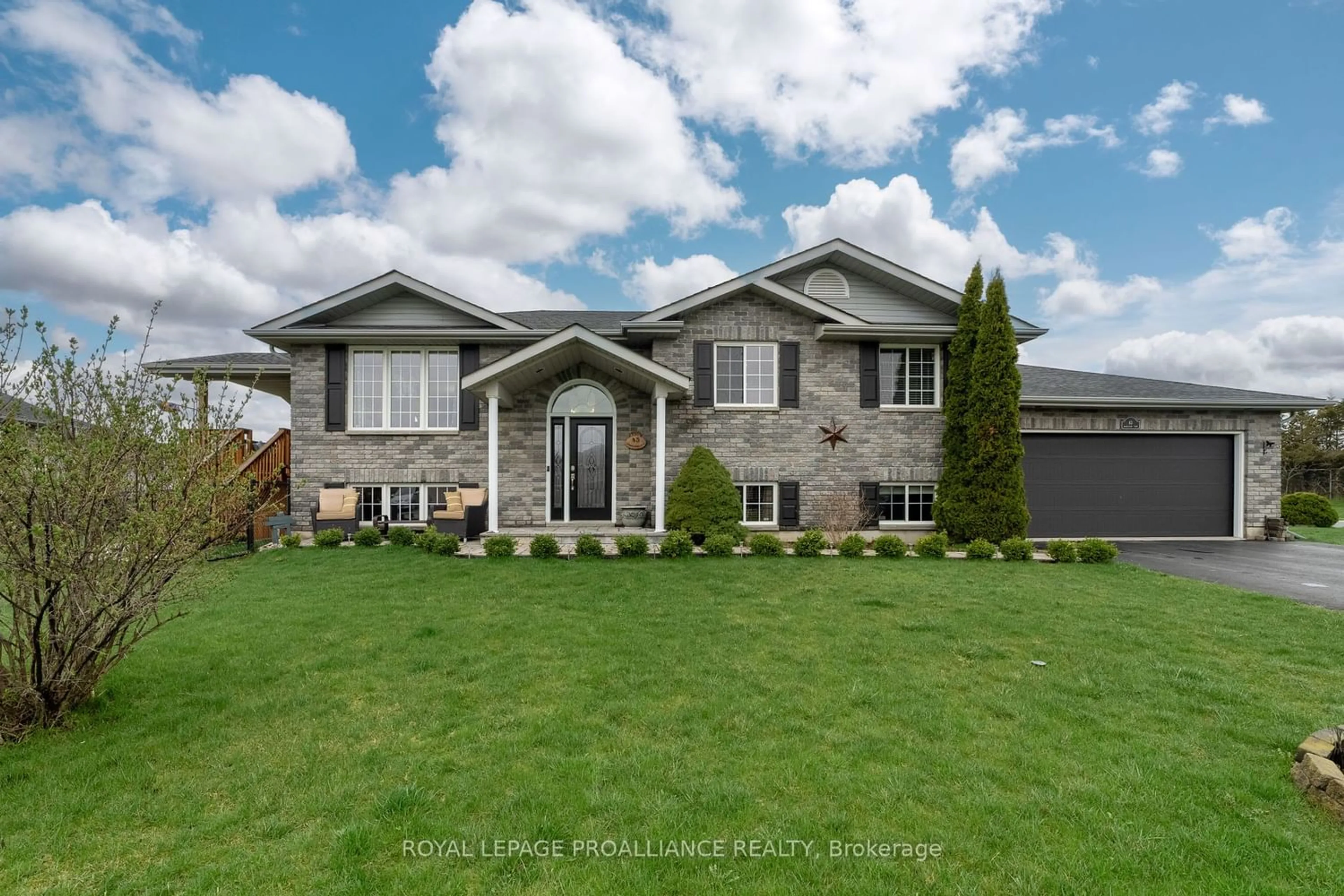 Frontside or backside of a home for 43 Ridgeview Lane, Quinte West Ontario K8V 5P8