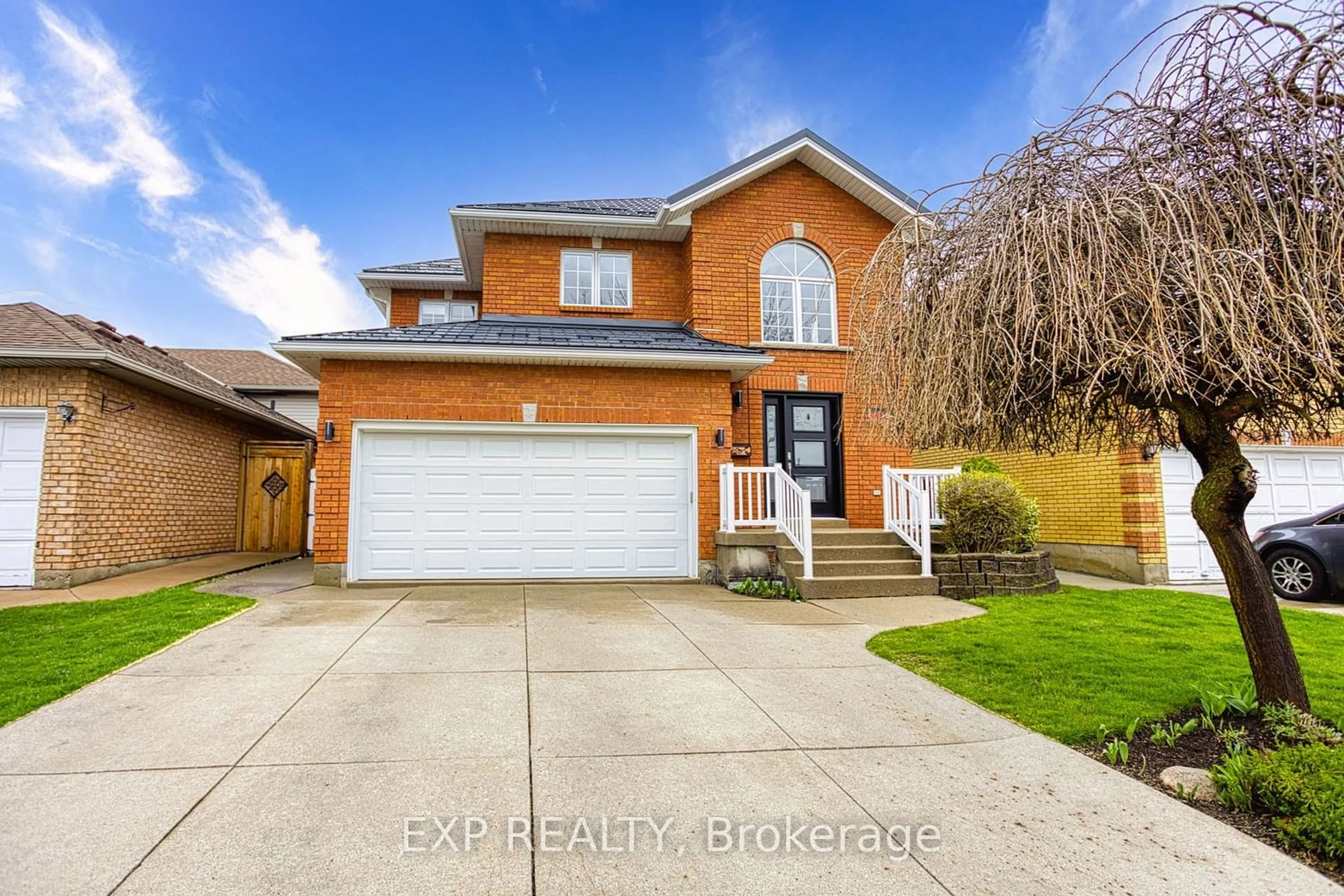 Frontside or backside of a home for 492 Stone Church Rd, Hamilton Ontario L8W 3X5