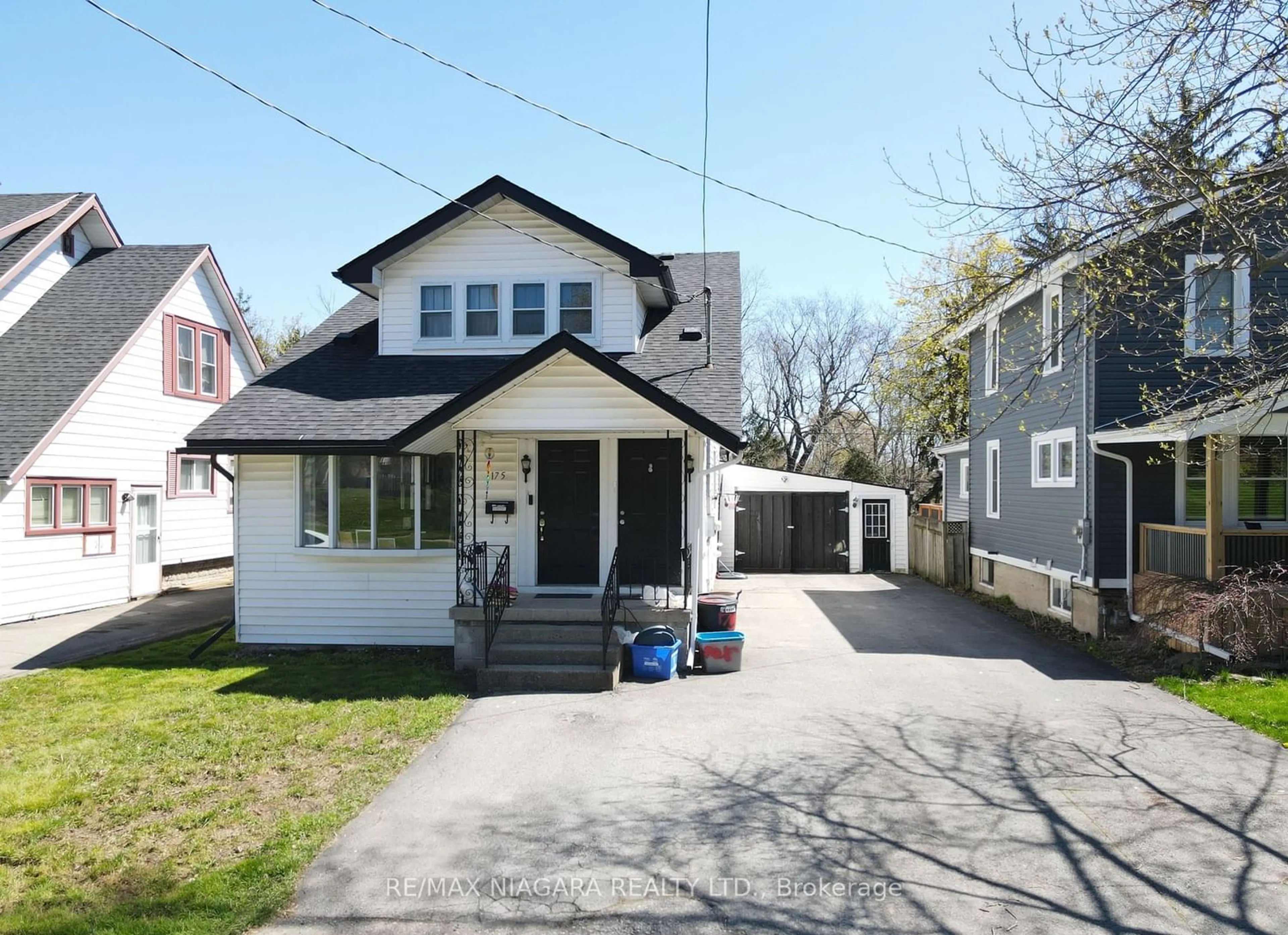 Frontside or backside of a home for 175 Battery St, Fort Erie Ontario L2A 3M2