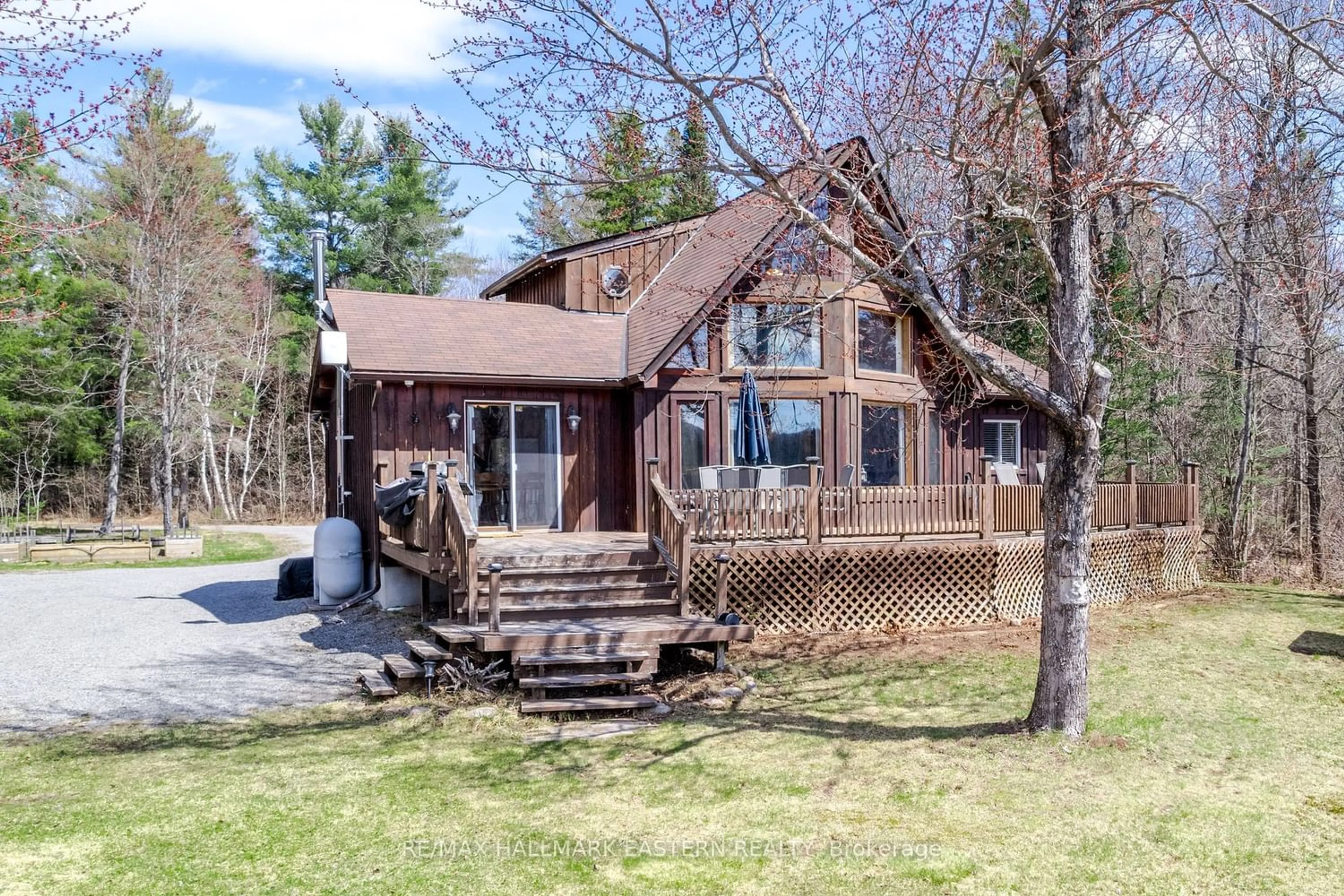 Cottage for 152A Paradise Landing Rd, Hastings Highlands Ontario K0L 2S0