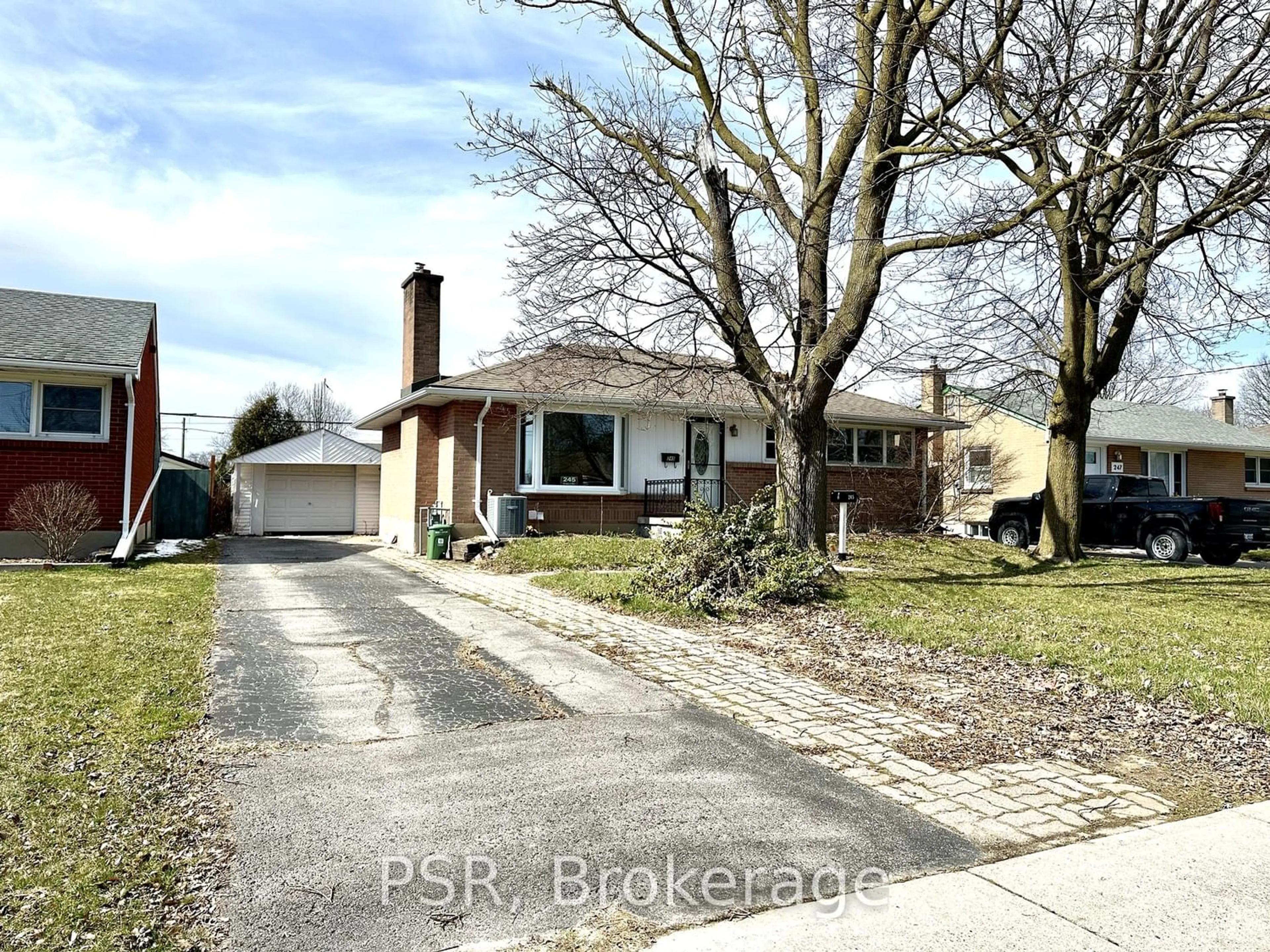 Frontside or backside of a home for 245 Dawn Dr, London Ontario N5W 4X2