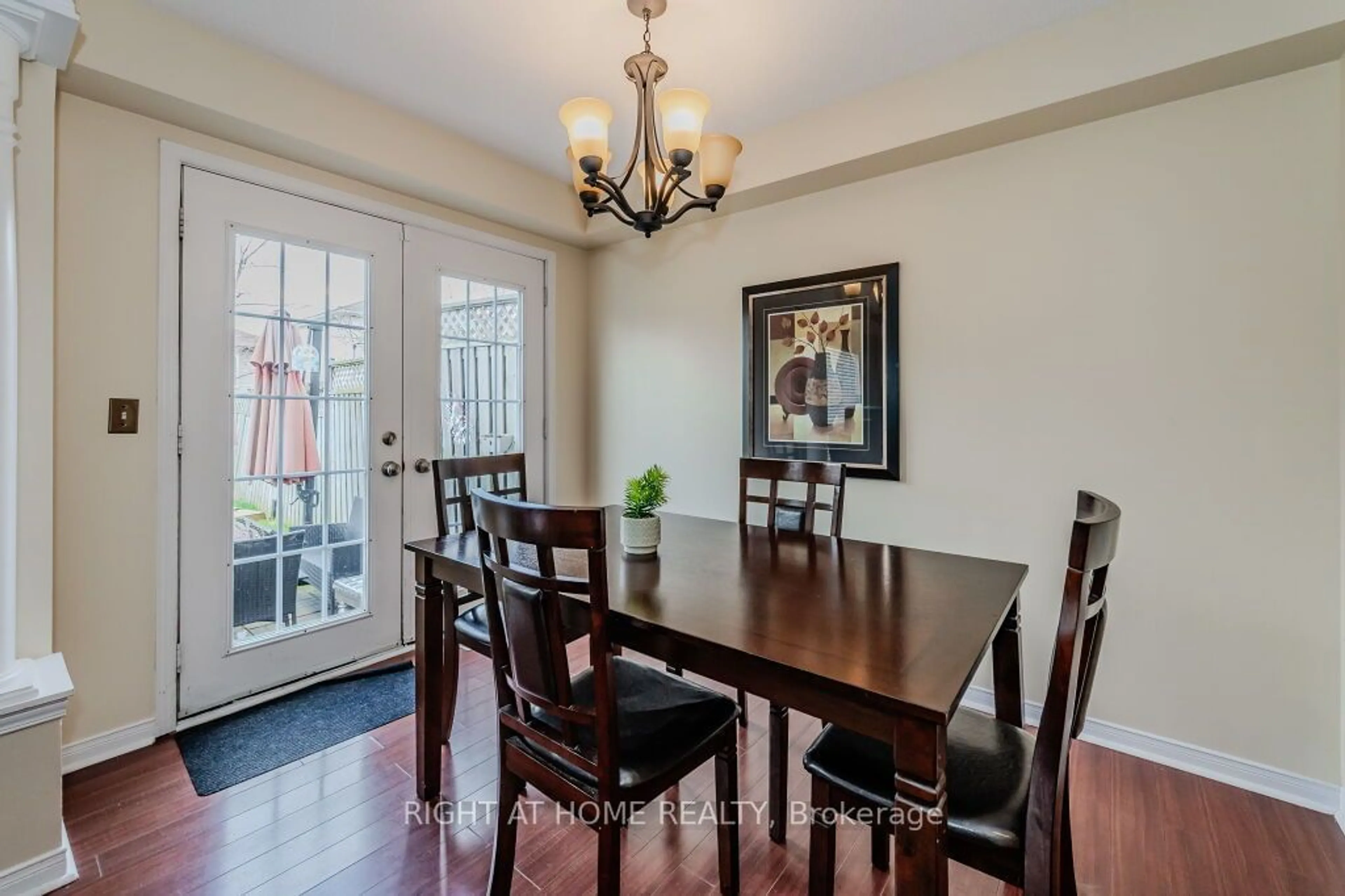 Dining room for 45 Swift Cres, Guelph Ontario N1E 7J3