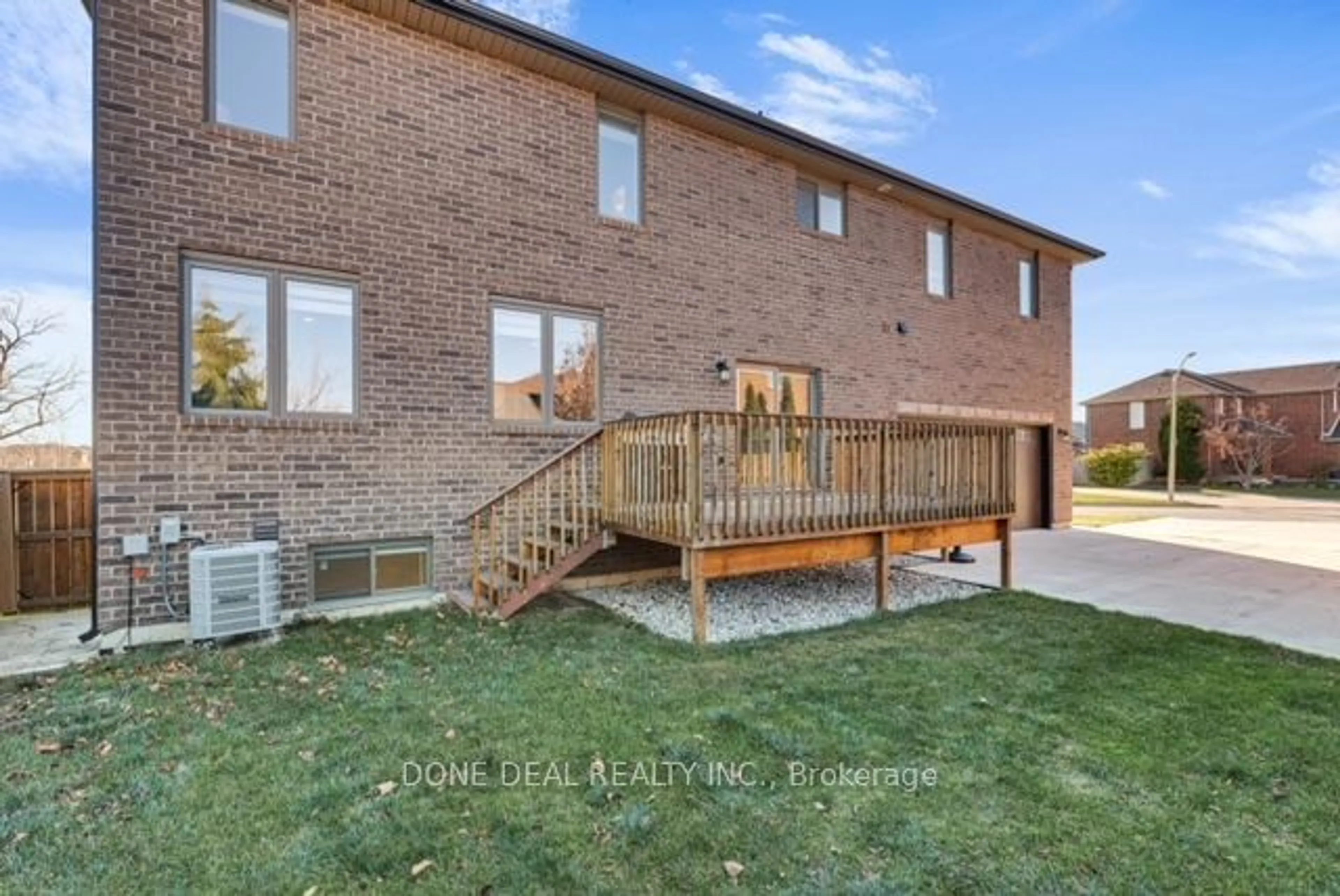 Home with brick exterior material for 1115 Cora Greenwood Dr, Windsor Ontario N8P 1K3