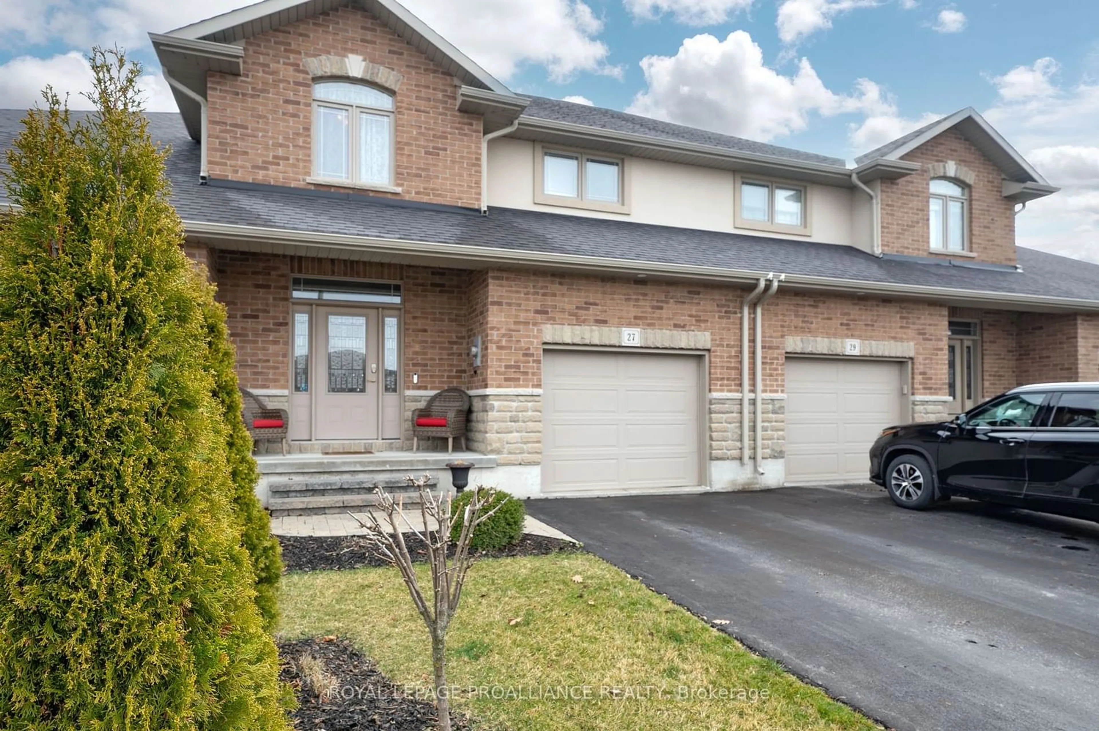 A pic from exterior of the house or condo for 27 Hanover Crt, Belleville Ontario K8N 0B3