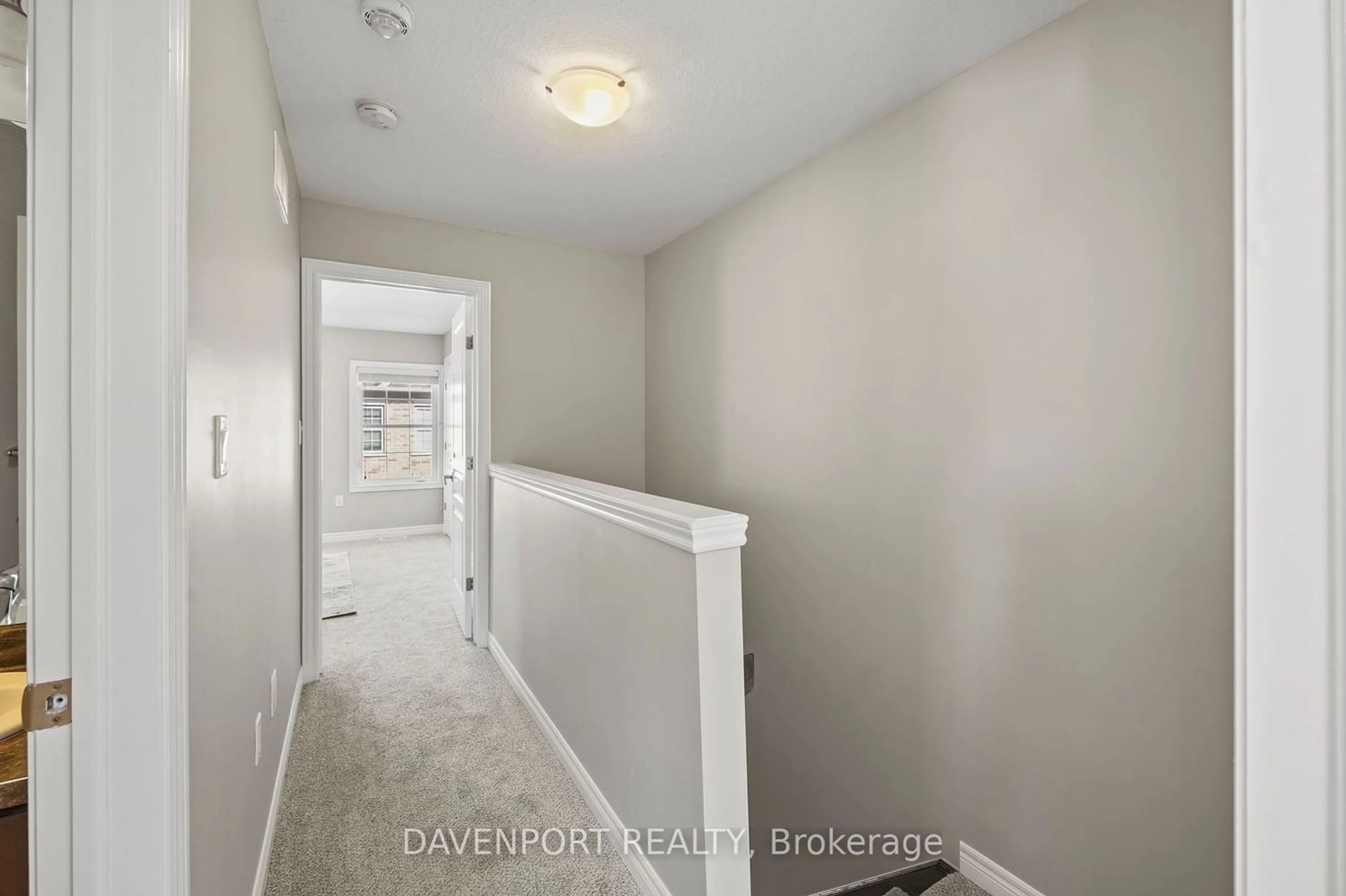 Indoor entryway for 12 Oxfordshire Lane, Kitchener Ontario N2H 0B3