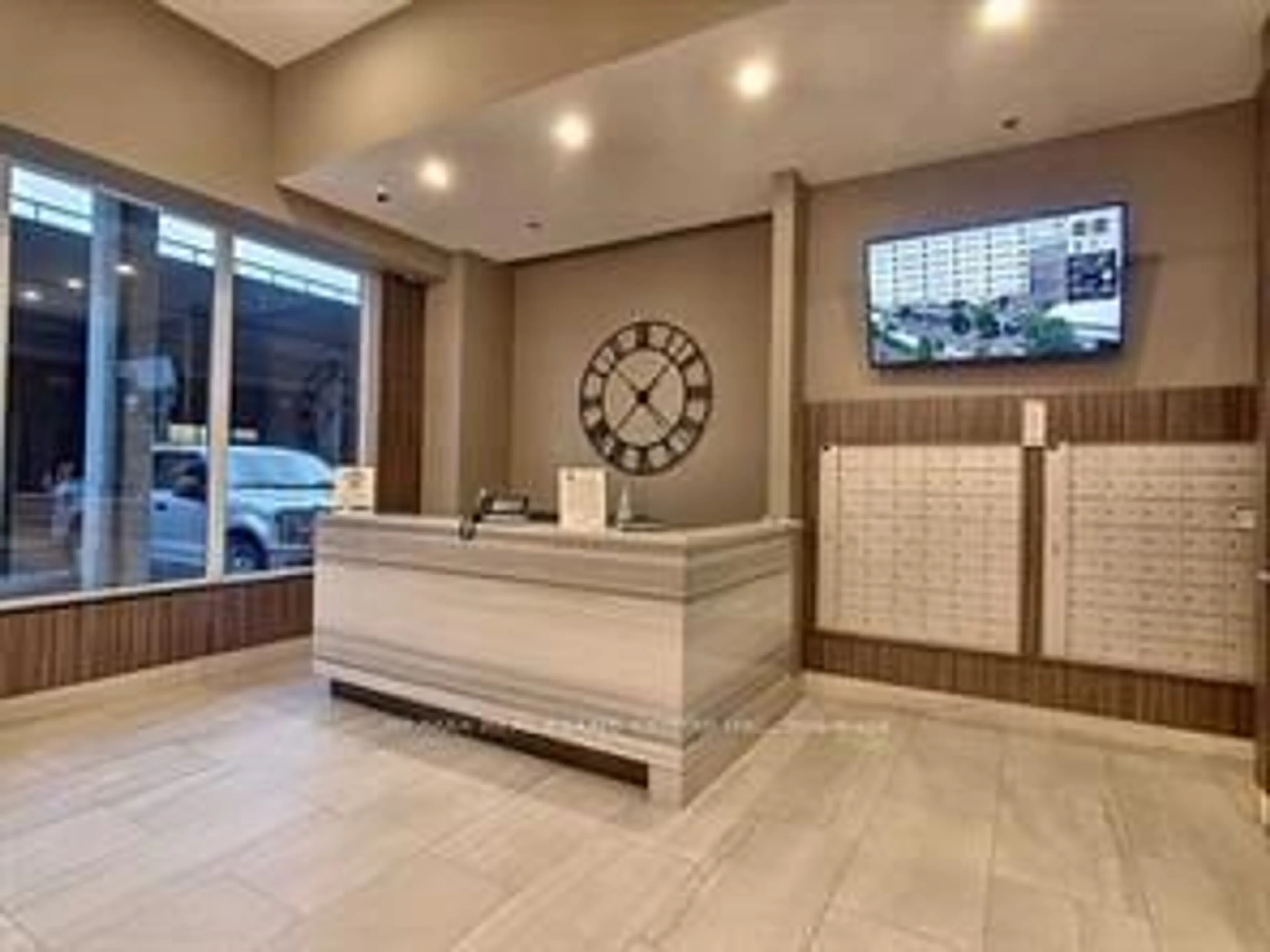 Indoor lobby for 560 North Service Rd #710, Grimsby Ontario L3M 0G3