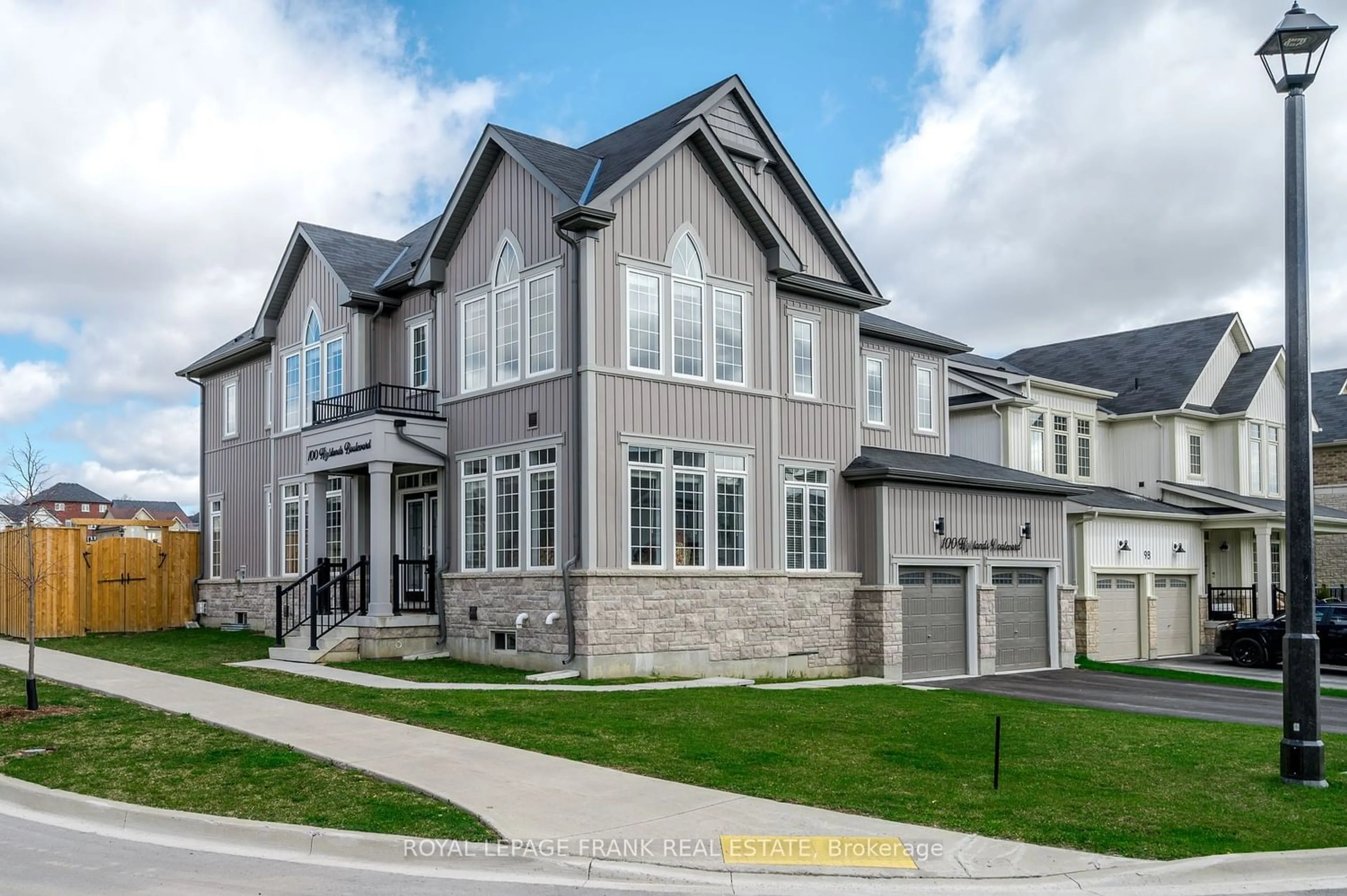 Frontside or backside of a home for 100 Highlands Blvd, Cavan Monaghan Ontario L0A 1G0