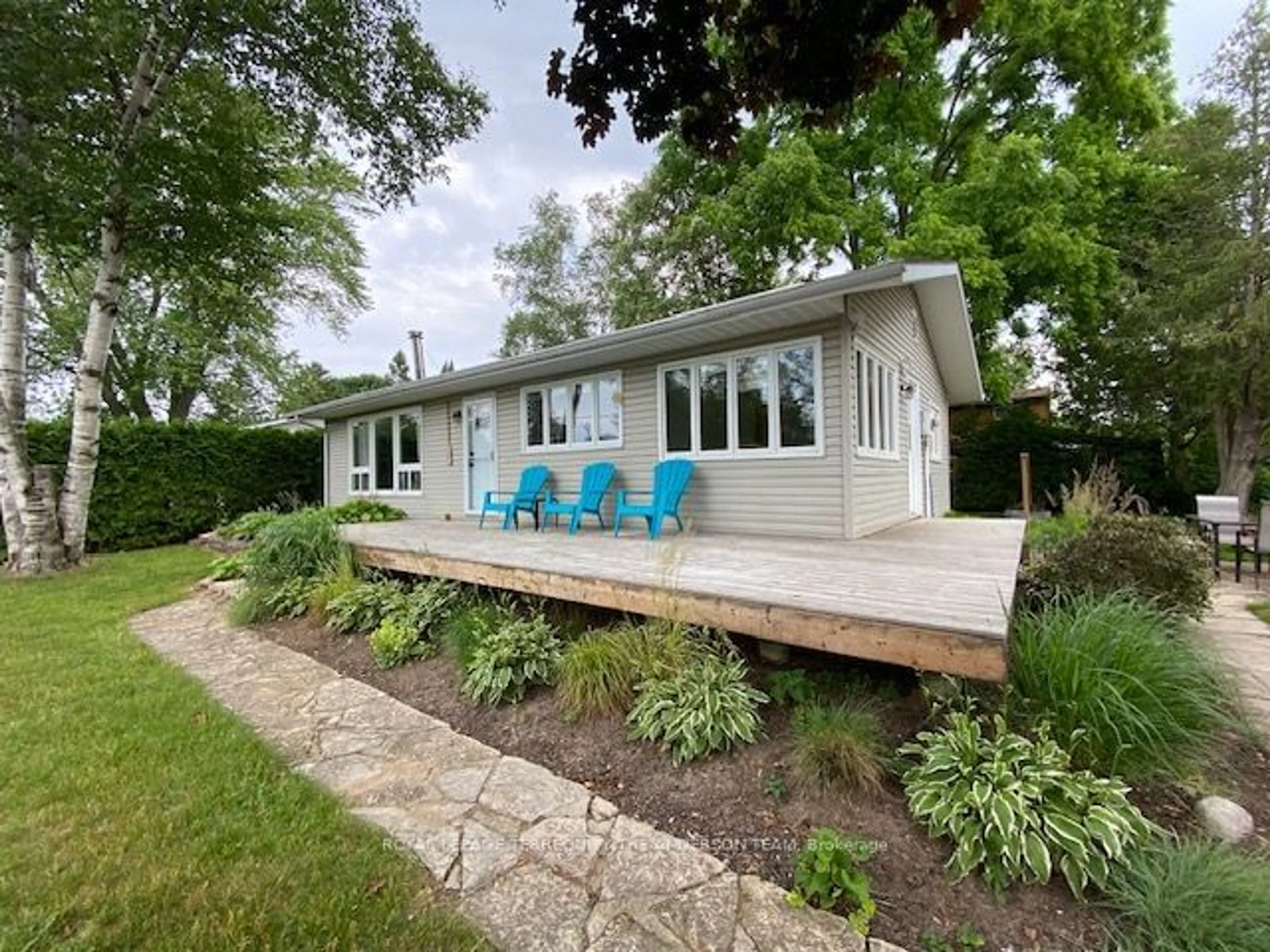 Cottage for 254 Bay St, Saugeen Shores Ontario N0H 2L0