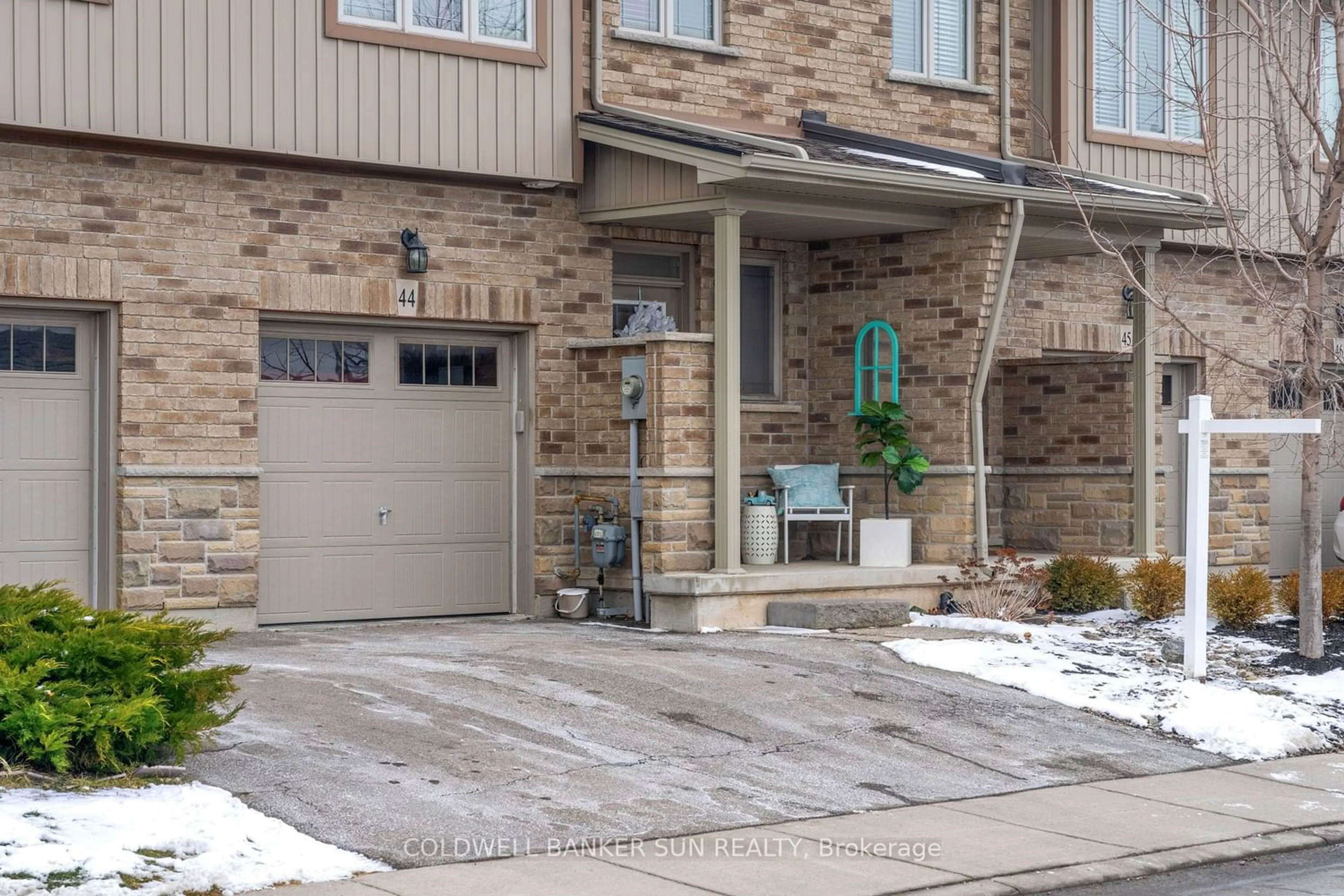 Home with brick exterior material for 380 Lake St #44, Grimsby Ontario L3M 0E8