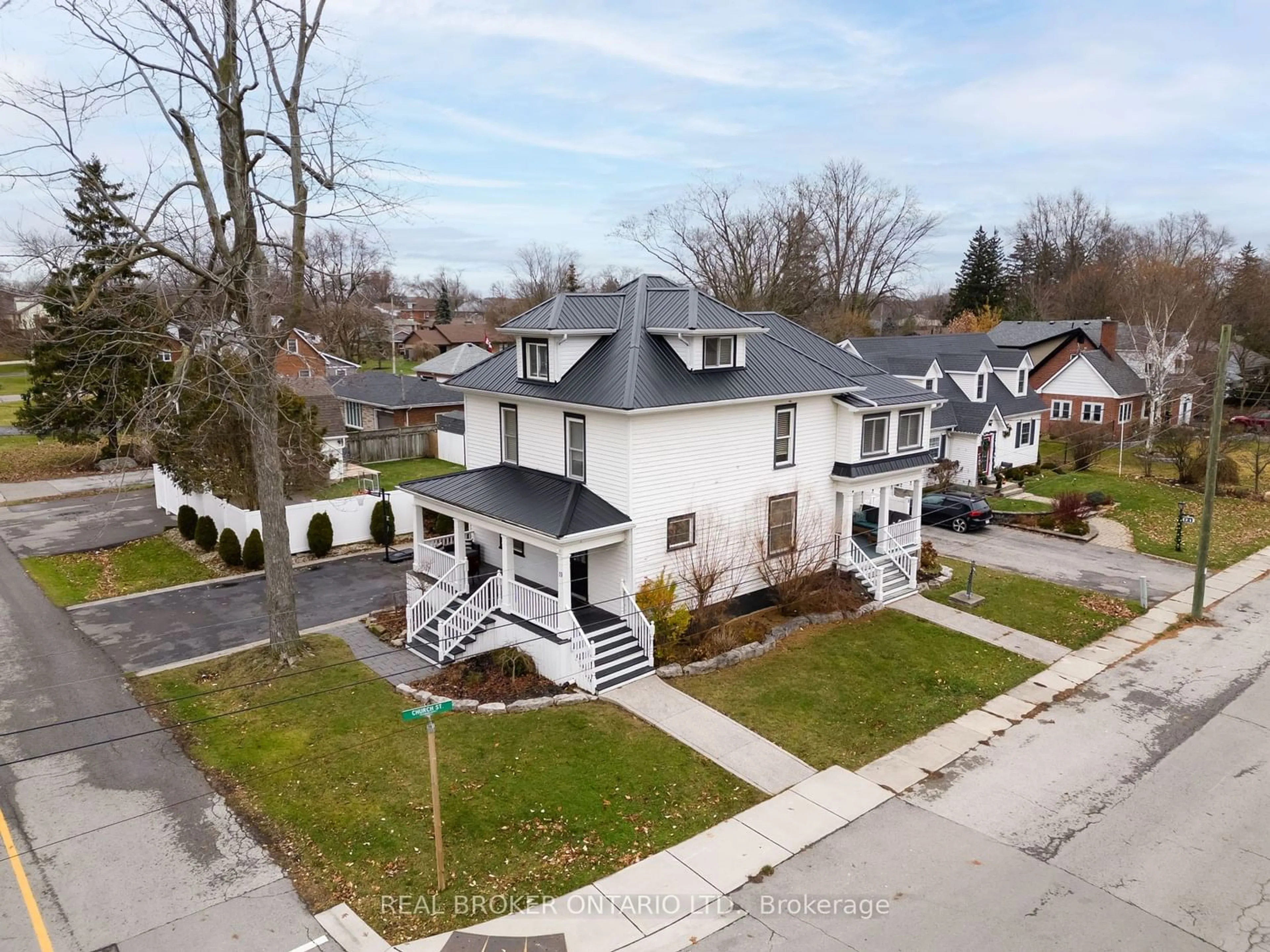 Frontside or backside of a home for 19 Sherring St, Haldimand Ontario N0A 1H0