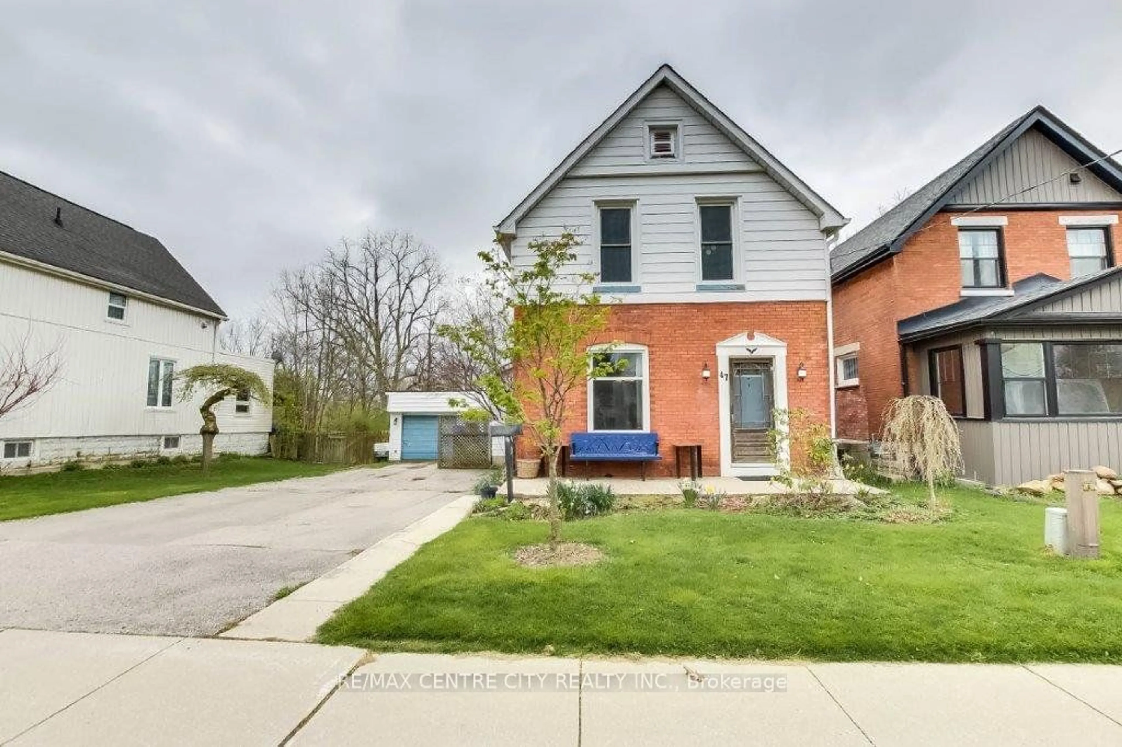 Frontside or backside of a home for 47 Hemlock St, St. Thomas Ontario N5R 1X7