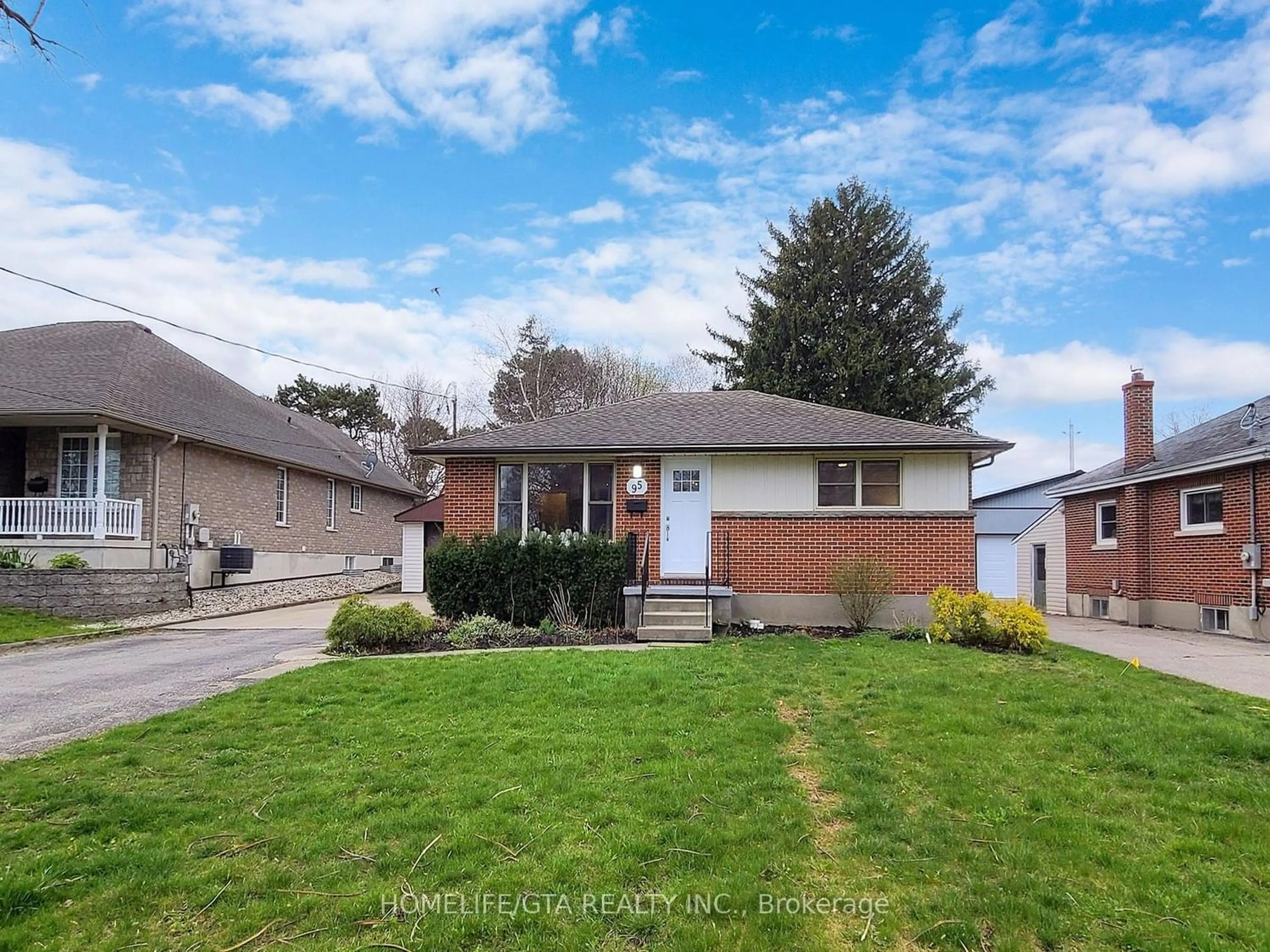 Frontside or backside of a home for 95 Clarke St, Woodstock Ontario N4S 7M4