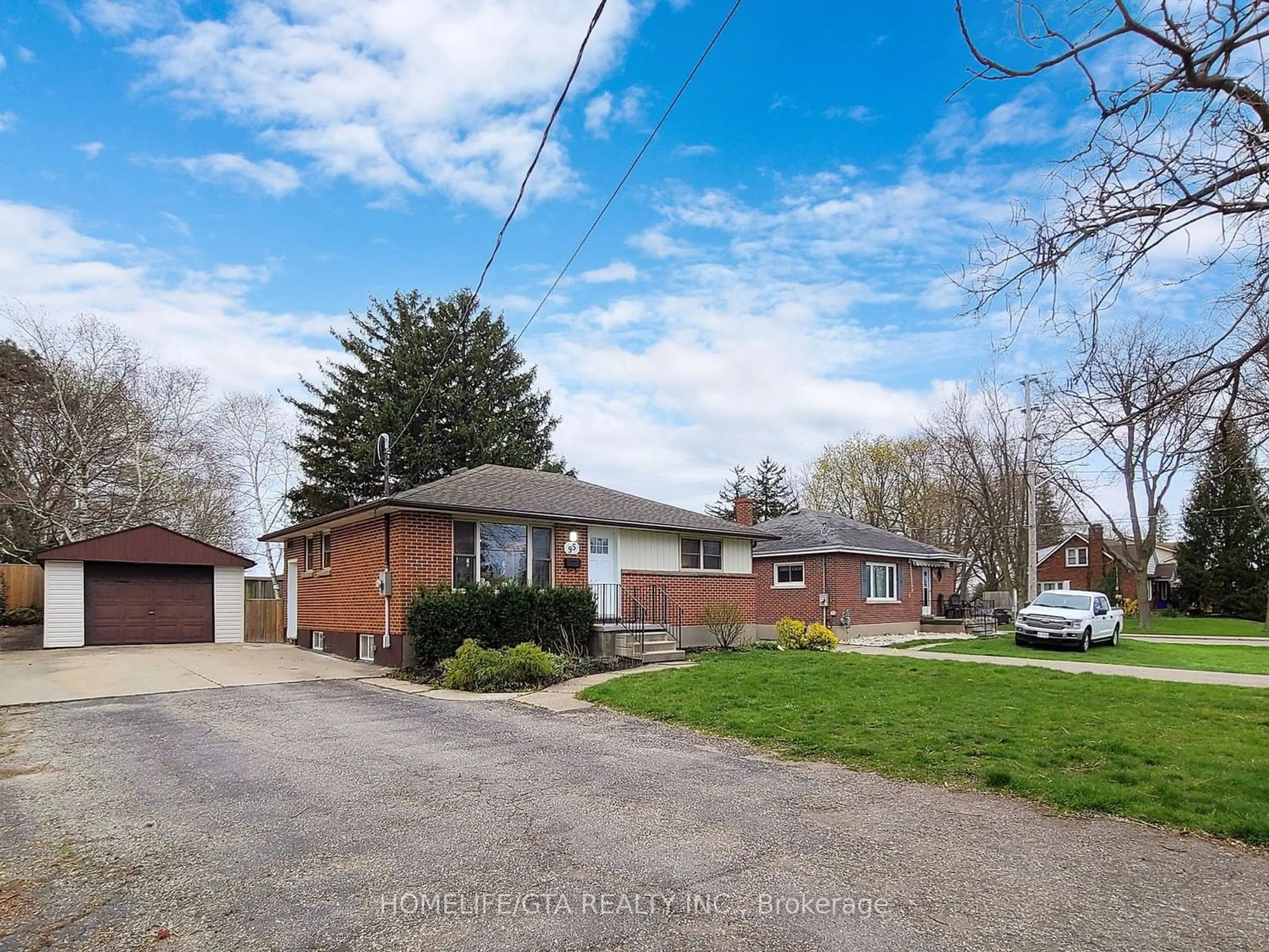 Frontside or backside of a home for 95 Clarke St, Woodstock Ontario N4S 7M4