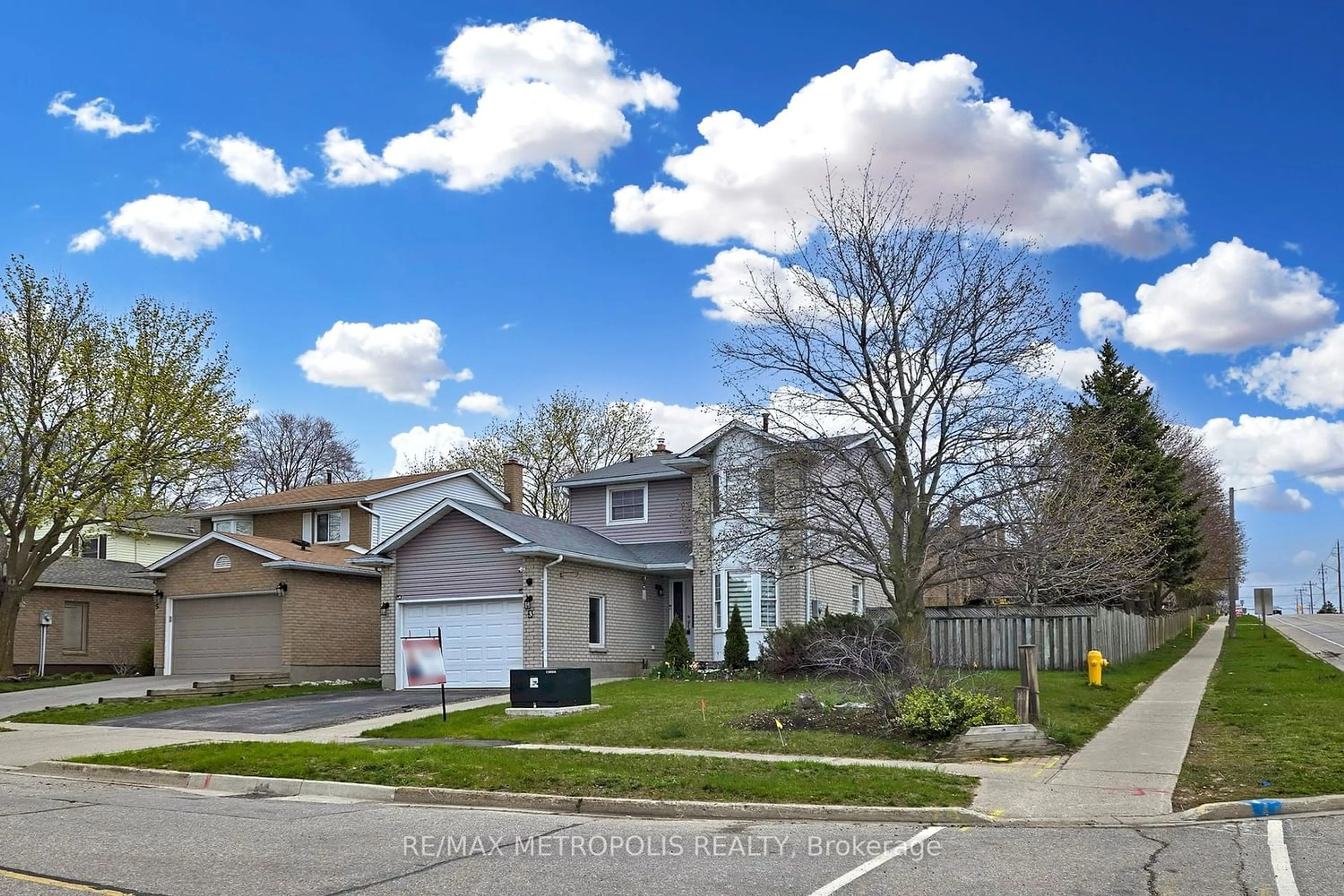 Frontside or backside of a home for 3 Cindy Ave, Cambridge Ontario N3C 3K9