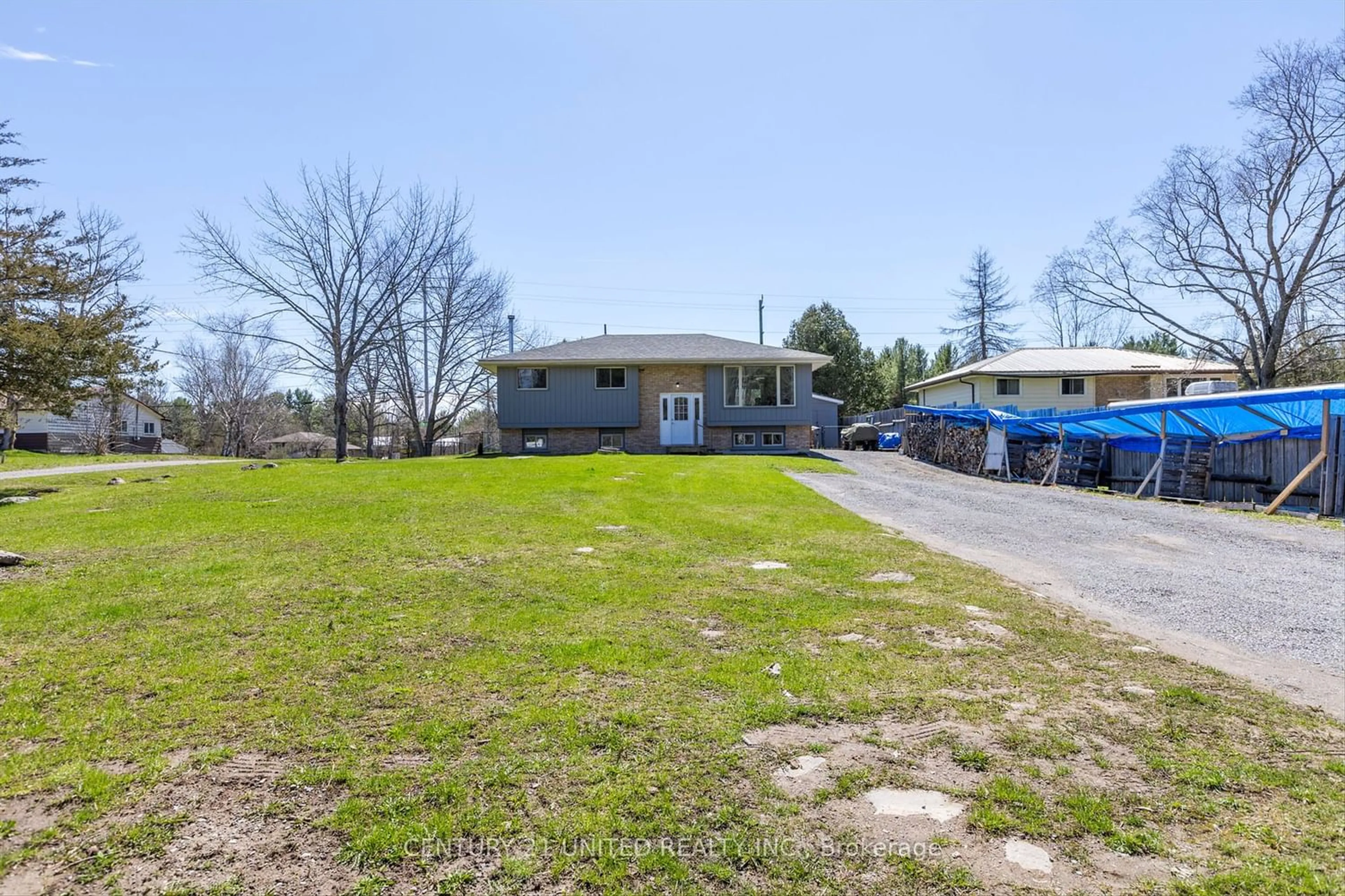 Outside view for 905 Gilchrist Bay Rd, Douro-Dummer Ontario K0L 2H0
