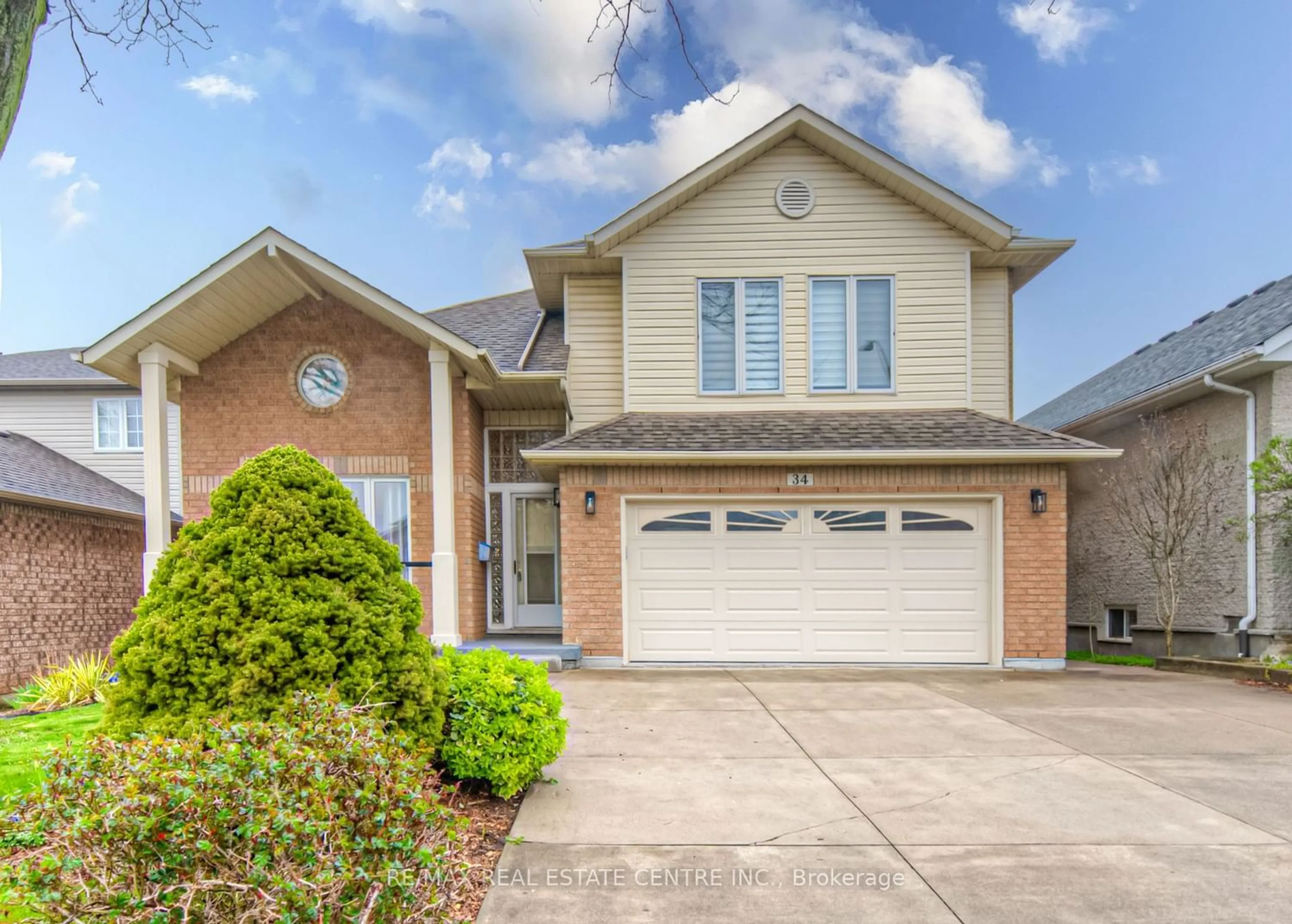 Frontside or backside of a home for 34 Westlawn Dr, Hamilton Ontario L9B 2J4