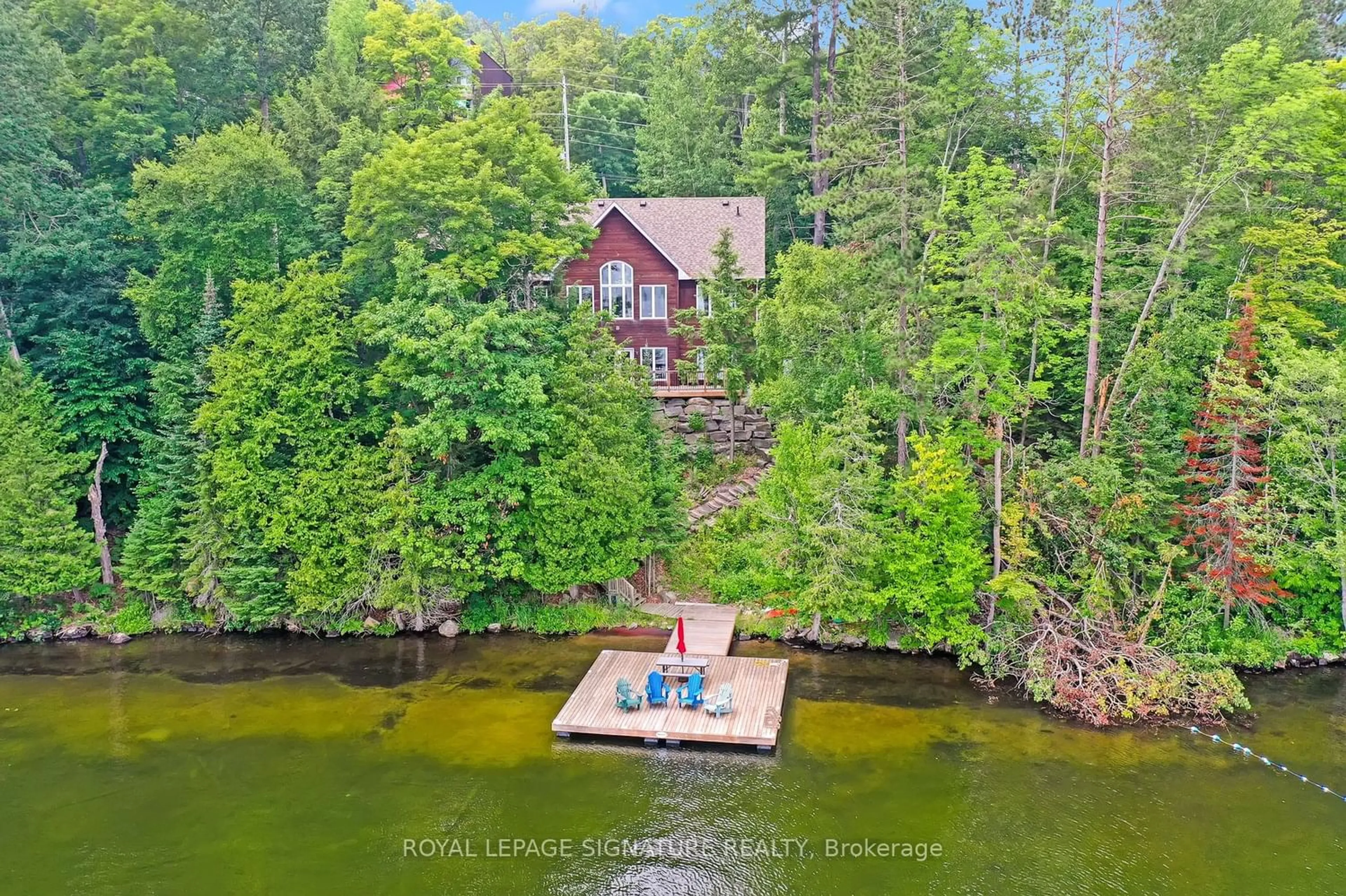 Cottage for 23 Ski Club Rd, Huntsville Ontario P1H 1A9
