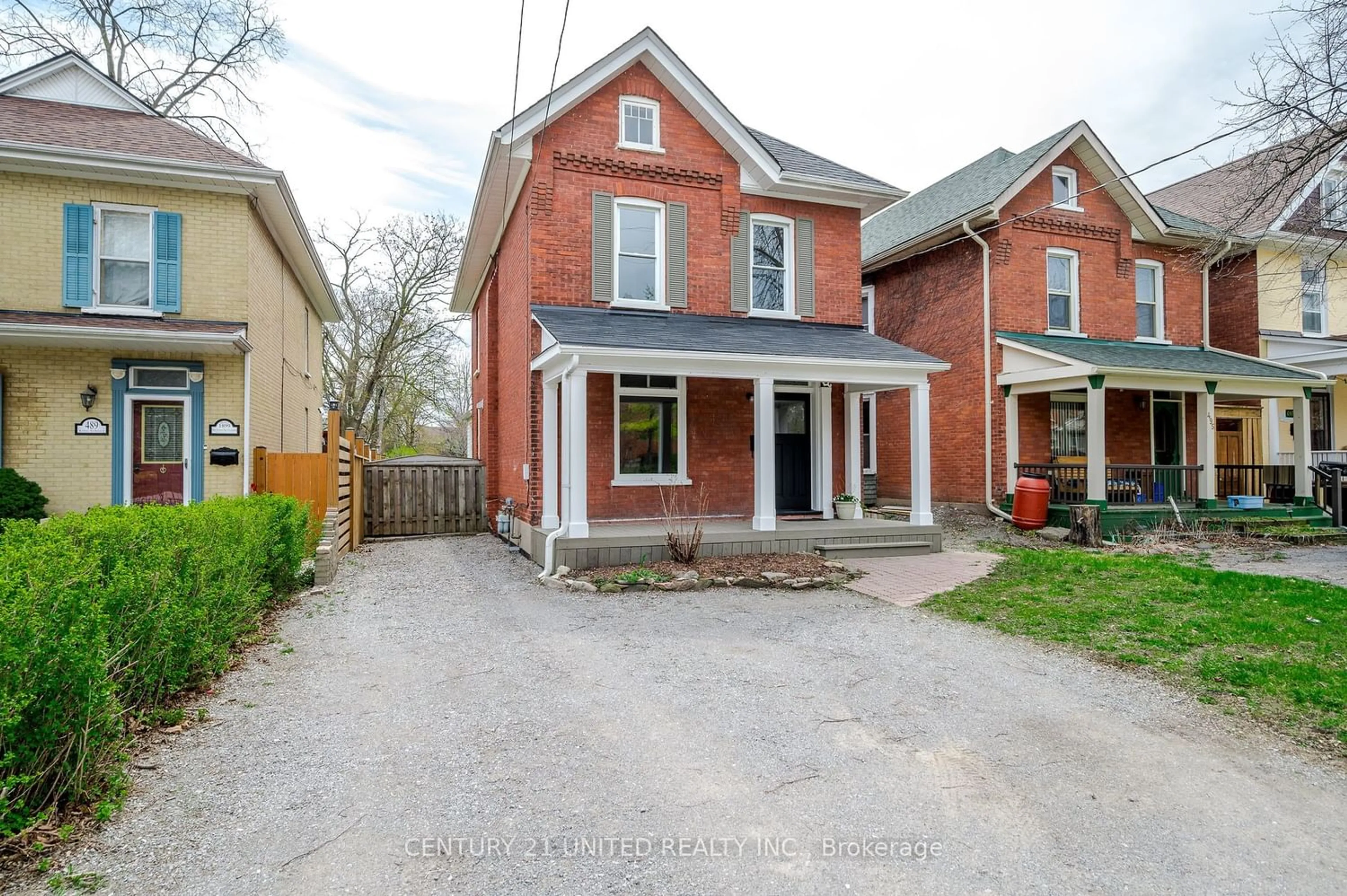 Home with brick exterior material for 493 King St, Peterborough Ontario K9J 2T2