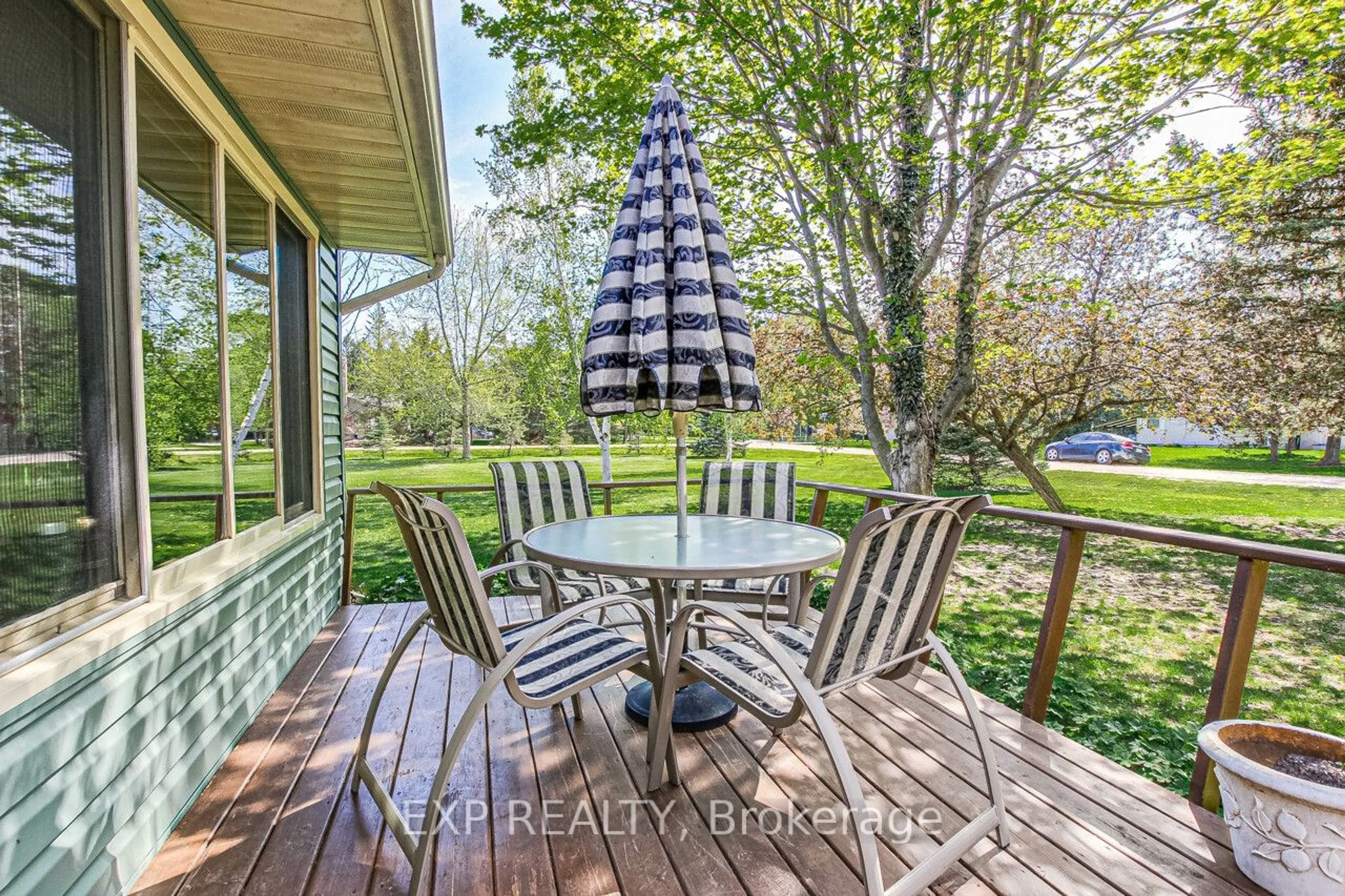 Patio for 74258 Homestead Heights Dr, Bluewater Ontario M0M 2T0