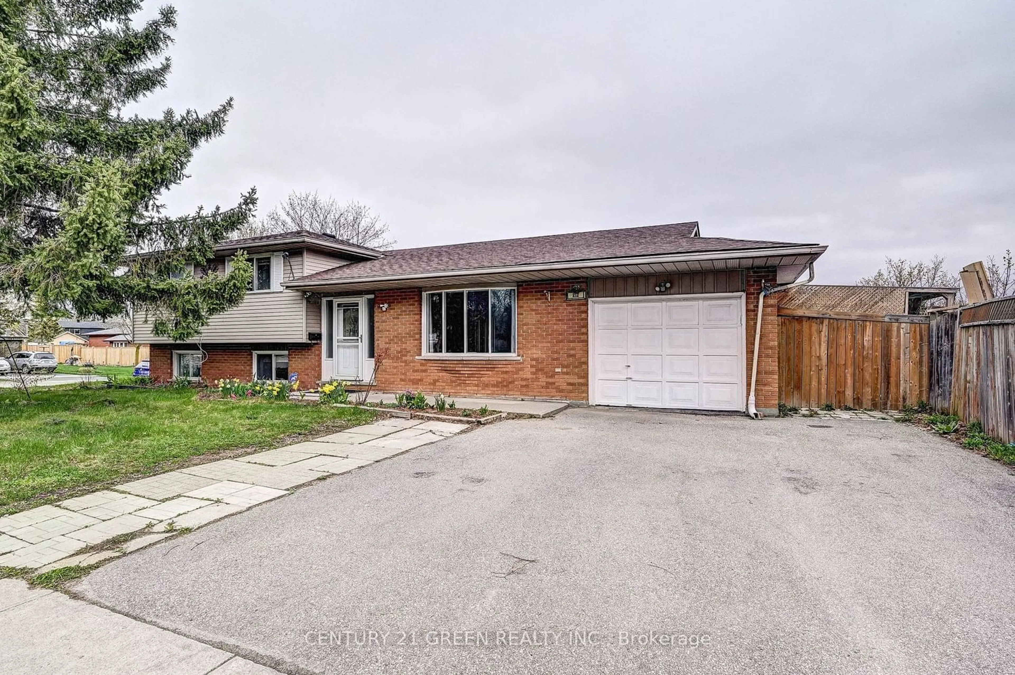 Frontside or backside of a home for 212 Rittenhouse Rd, Kitchener Ontario N2E 2X8