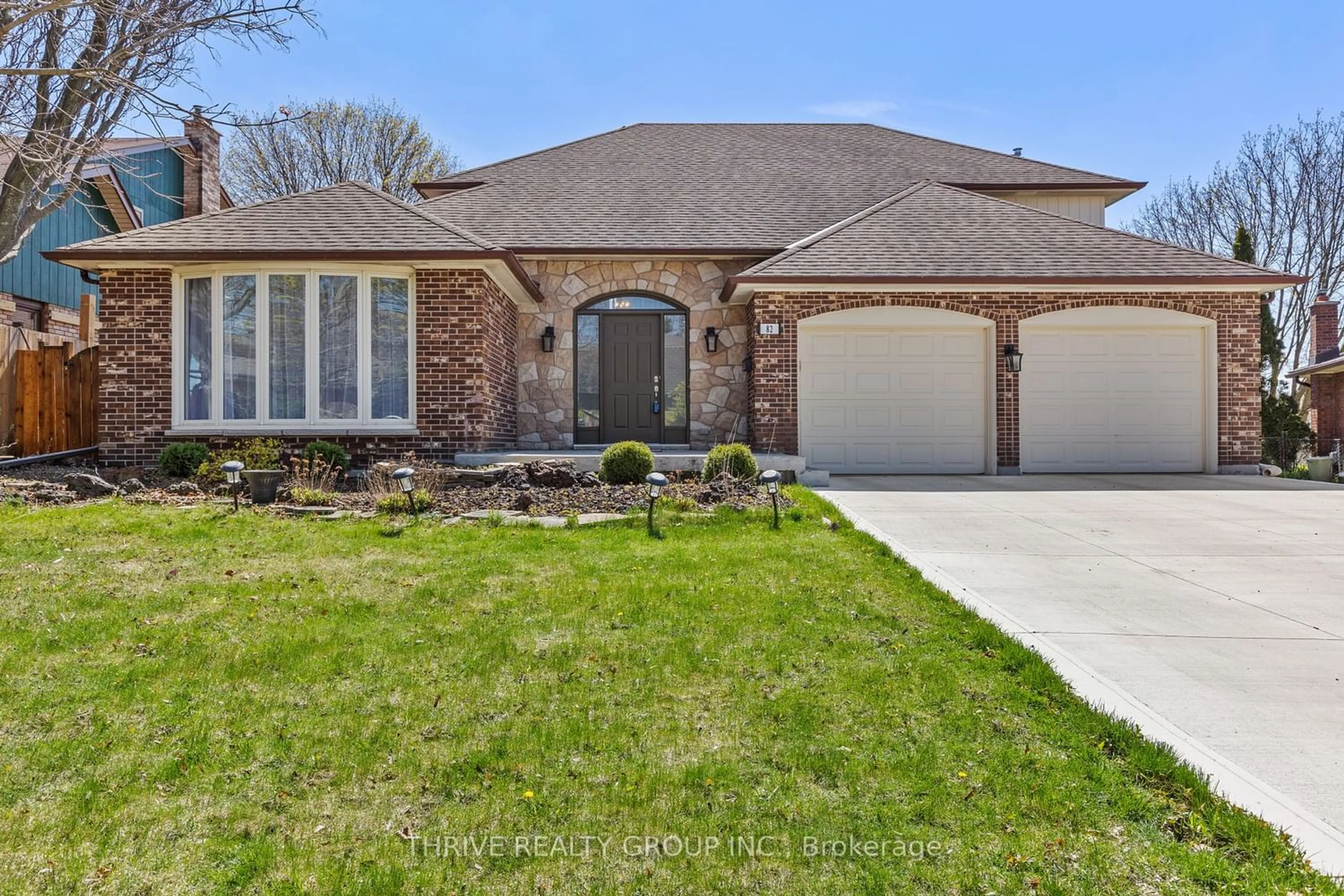 Home with brick exterior material for 82 Fourwinds Pl, London Ontario N6K 3L4
