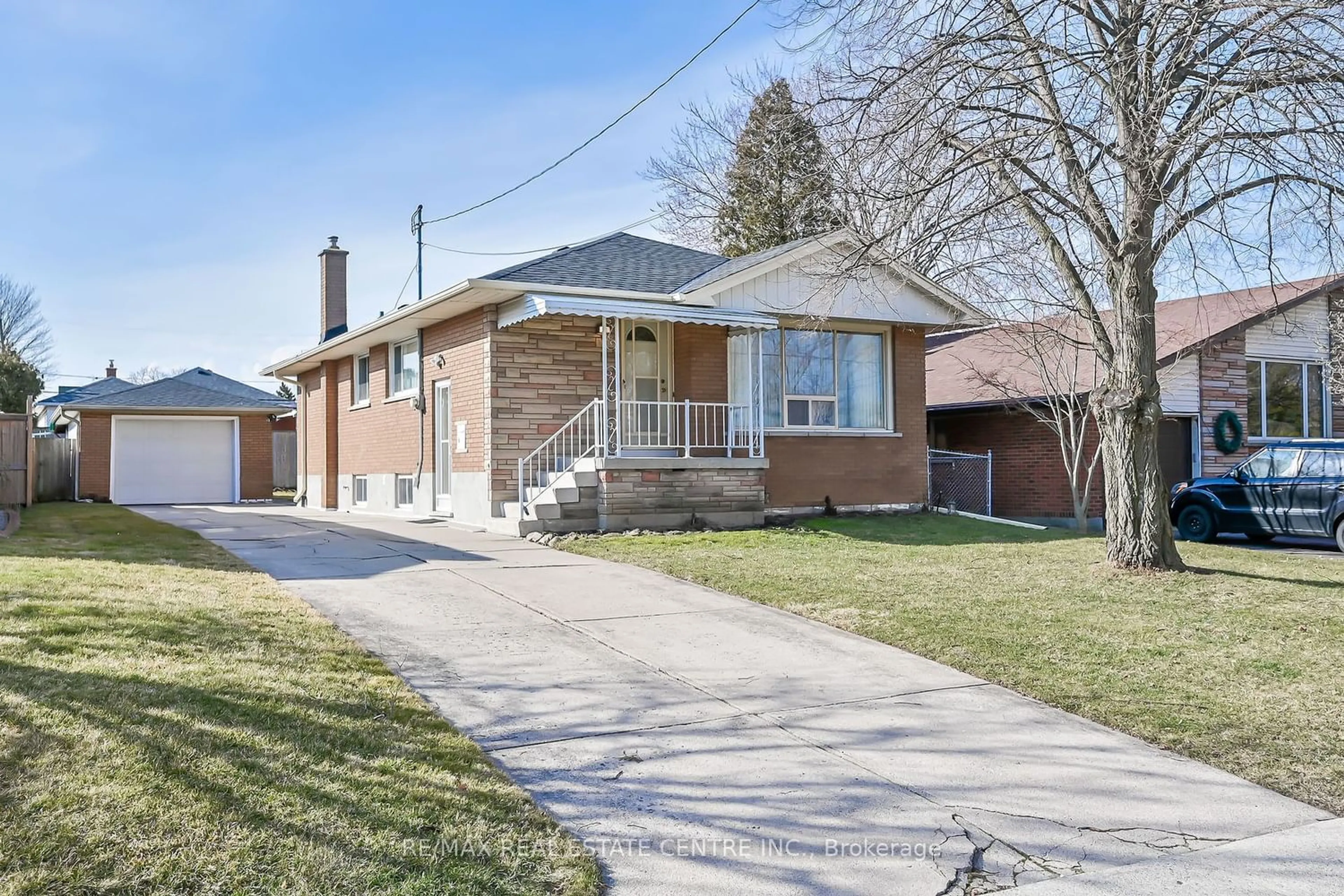 Frontside or backside of a home for 58 Callie Rd, Hamilton Ontario L9A 2A1