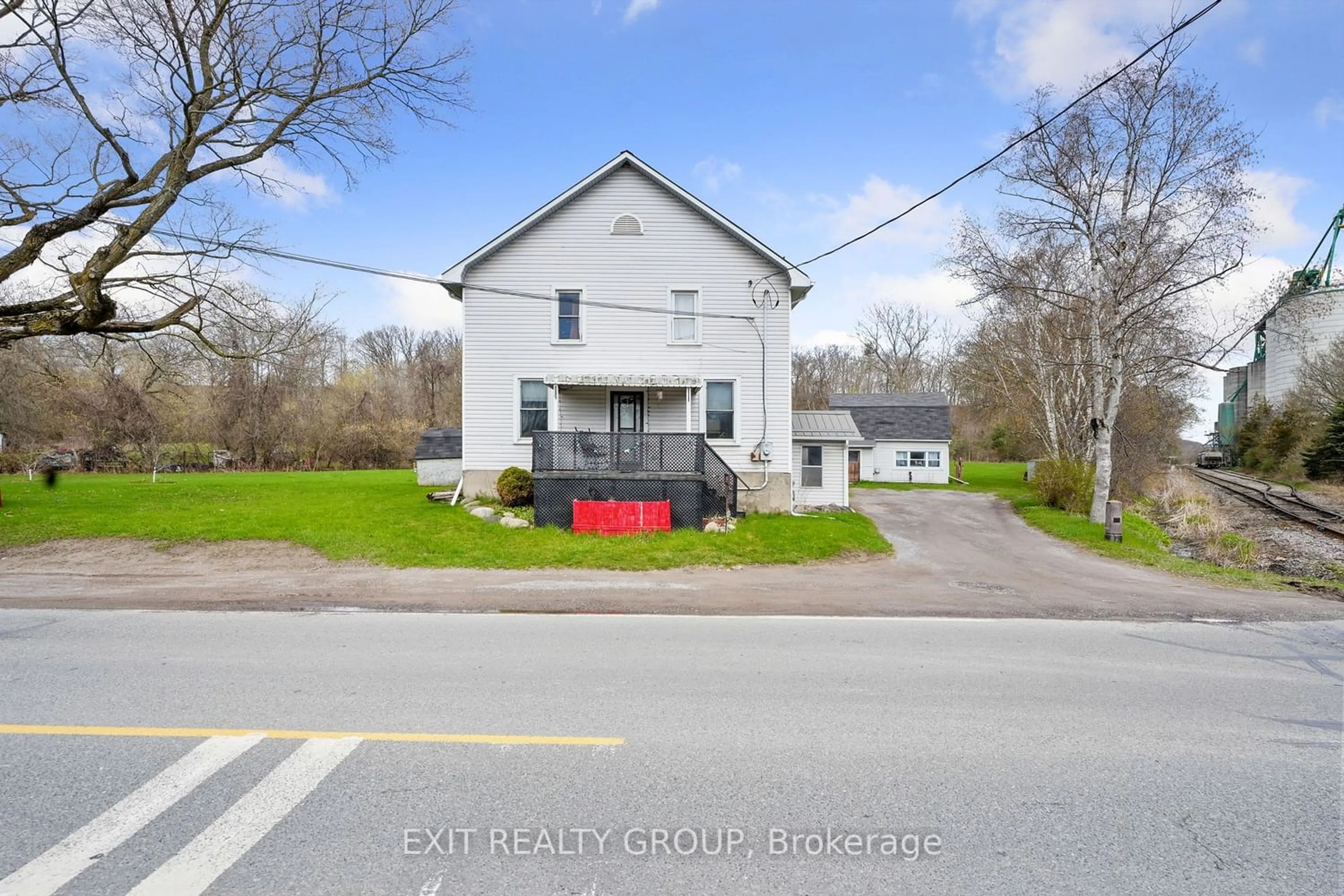 Outside view for 18224 Telephone Rd, Quinte West Ontario K8V 5P4