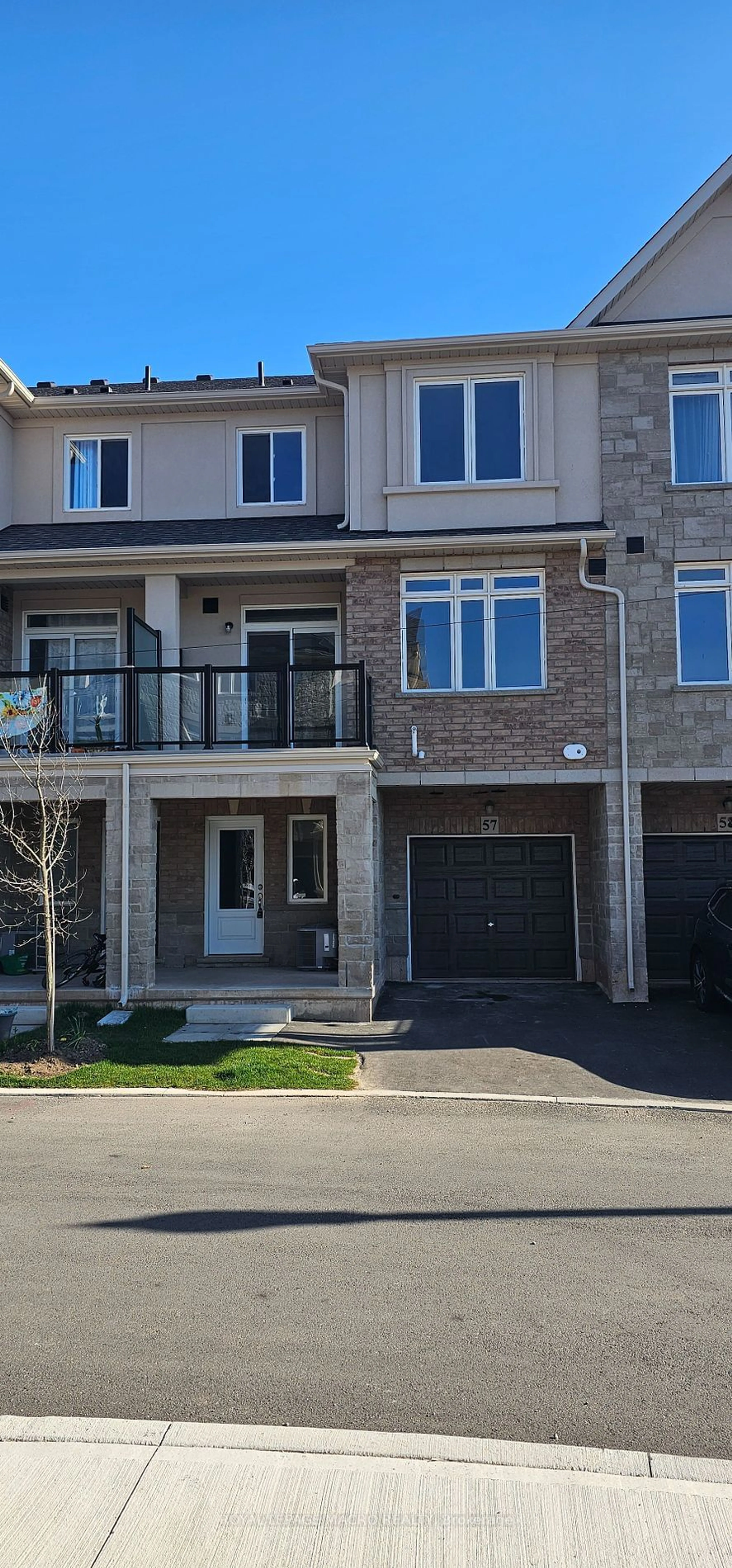 A pic from exterior of the house or condo for 40 Zinfandel Dr #57, Hamilton Ontario L8E 0L1