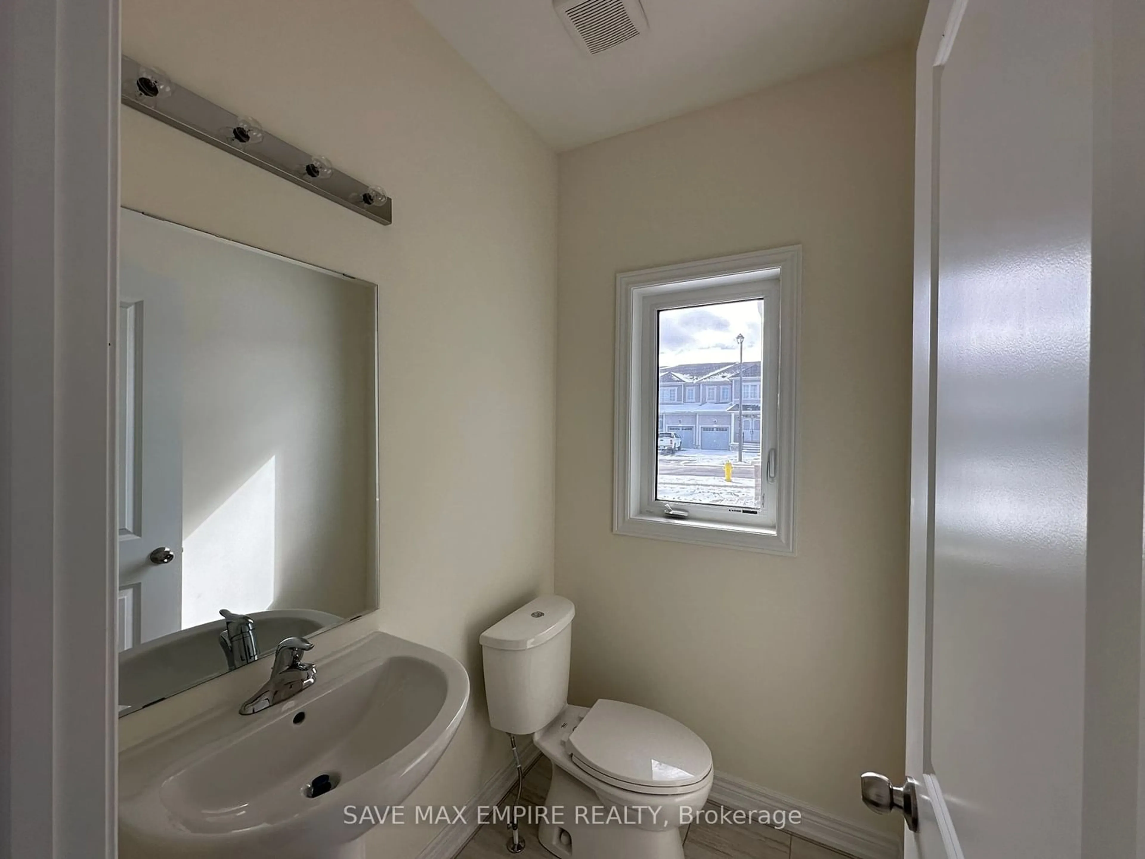 Standard bathroom for 104 Limestone Lane, Shelburne Ontario L9V 3Y3