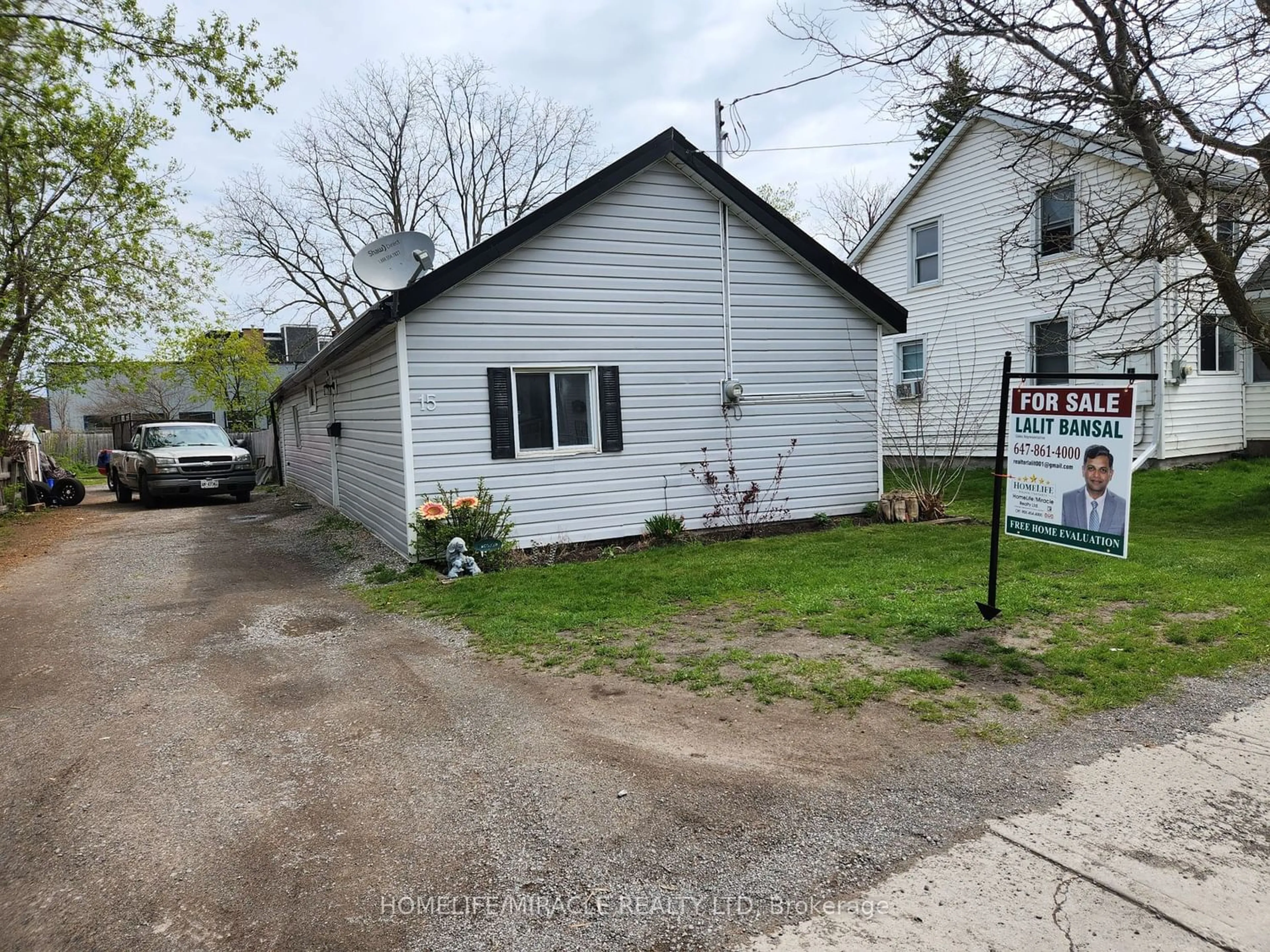 Frontside or backside of a home for 15 Brown St, Belleville Ontario K8N 3K9