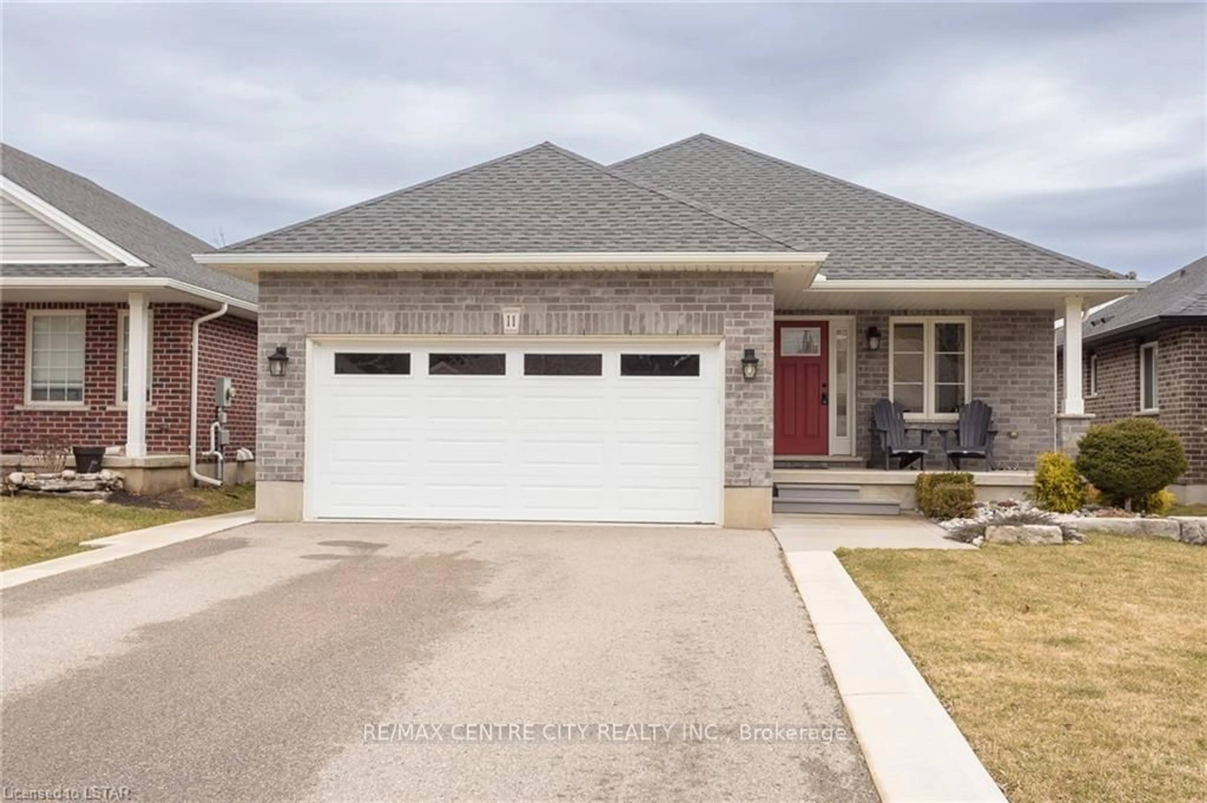 Frontside or backside of a home for 11 Blairmont Terr, St. Thomas Ontario N5R 0E2