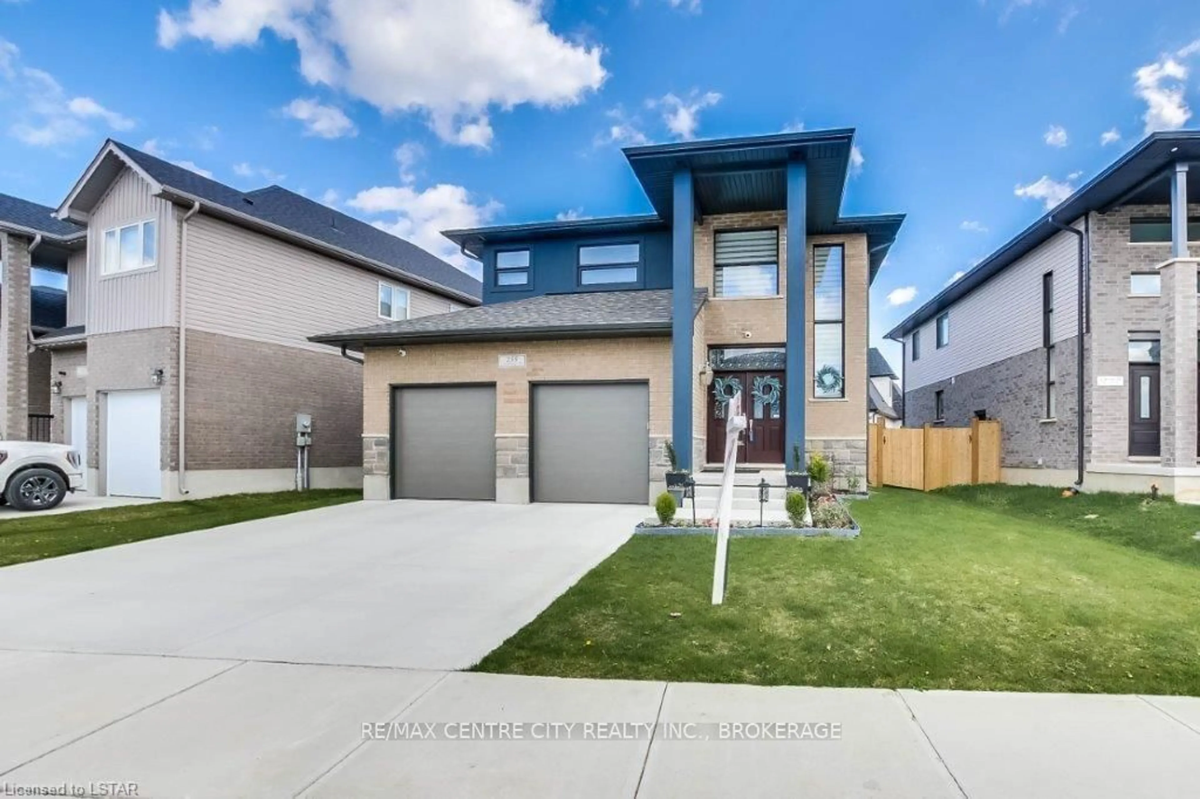 Frontside or backside of a home for 255 Crestview Dr, Middlesex Centre Ontario N0L 1R0