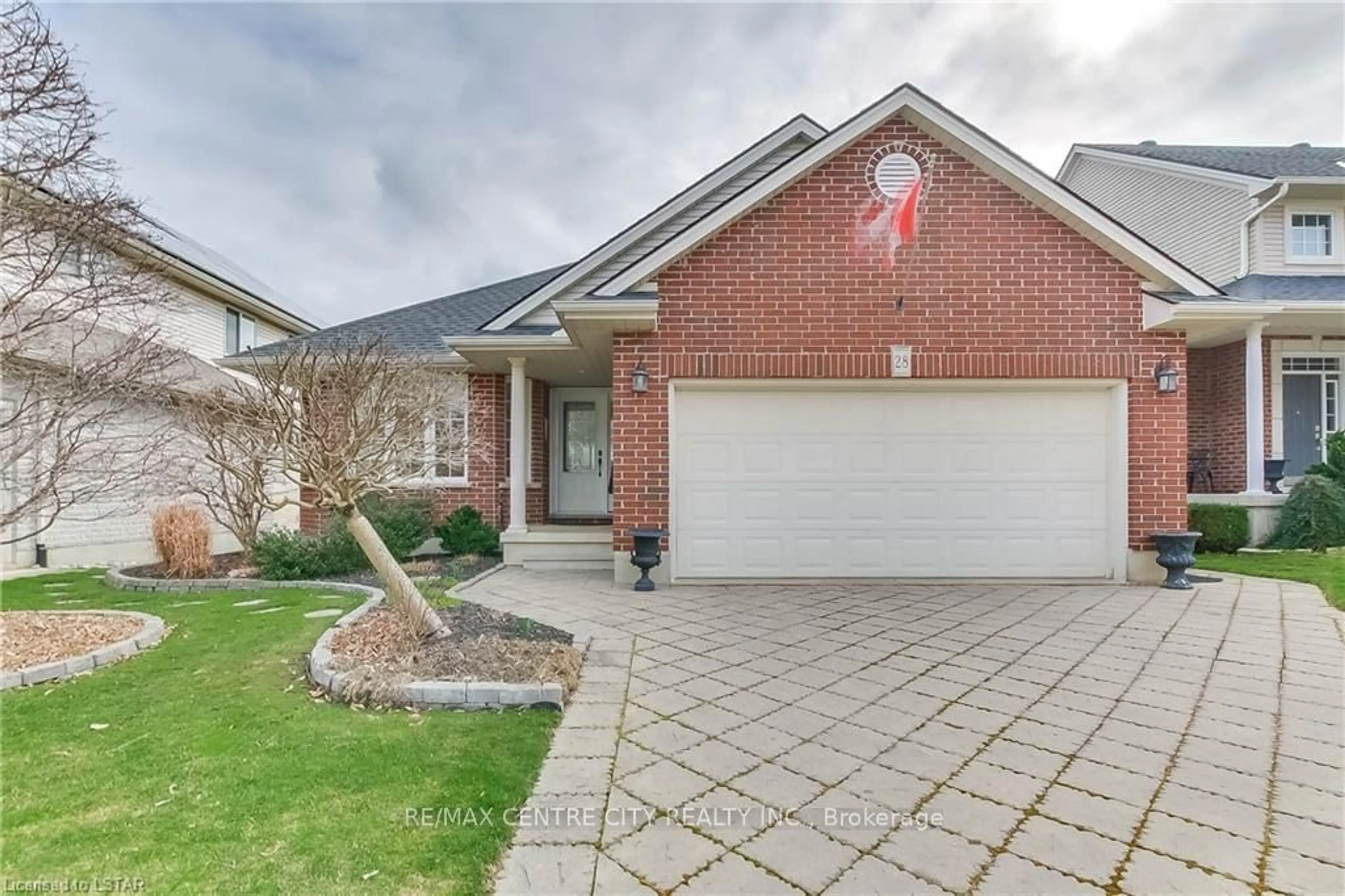Home with brick exterior material for 28 Little Creek Pl, Central Elgin Ontario N5L 1K1