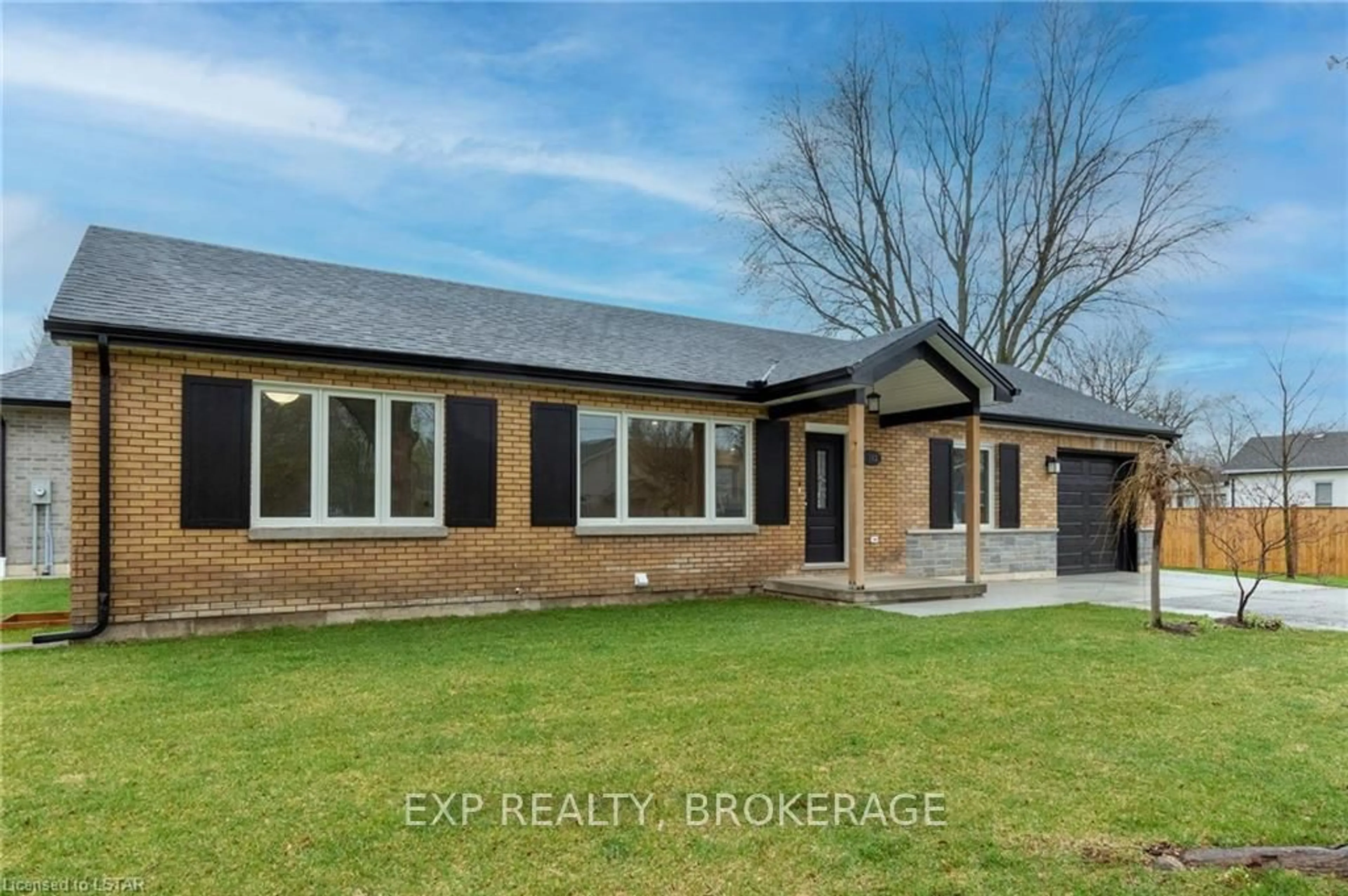 Home with brick exterior material for 162 Milliner St, Strathroy-Caradoc Ontario N7G 2Z4