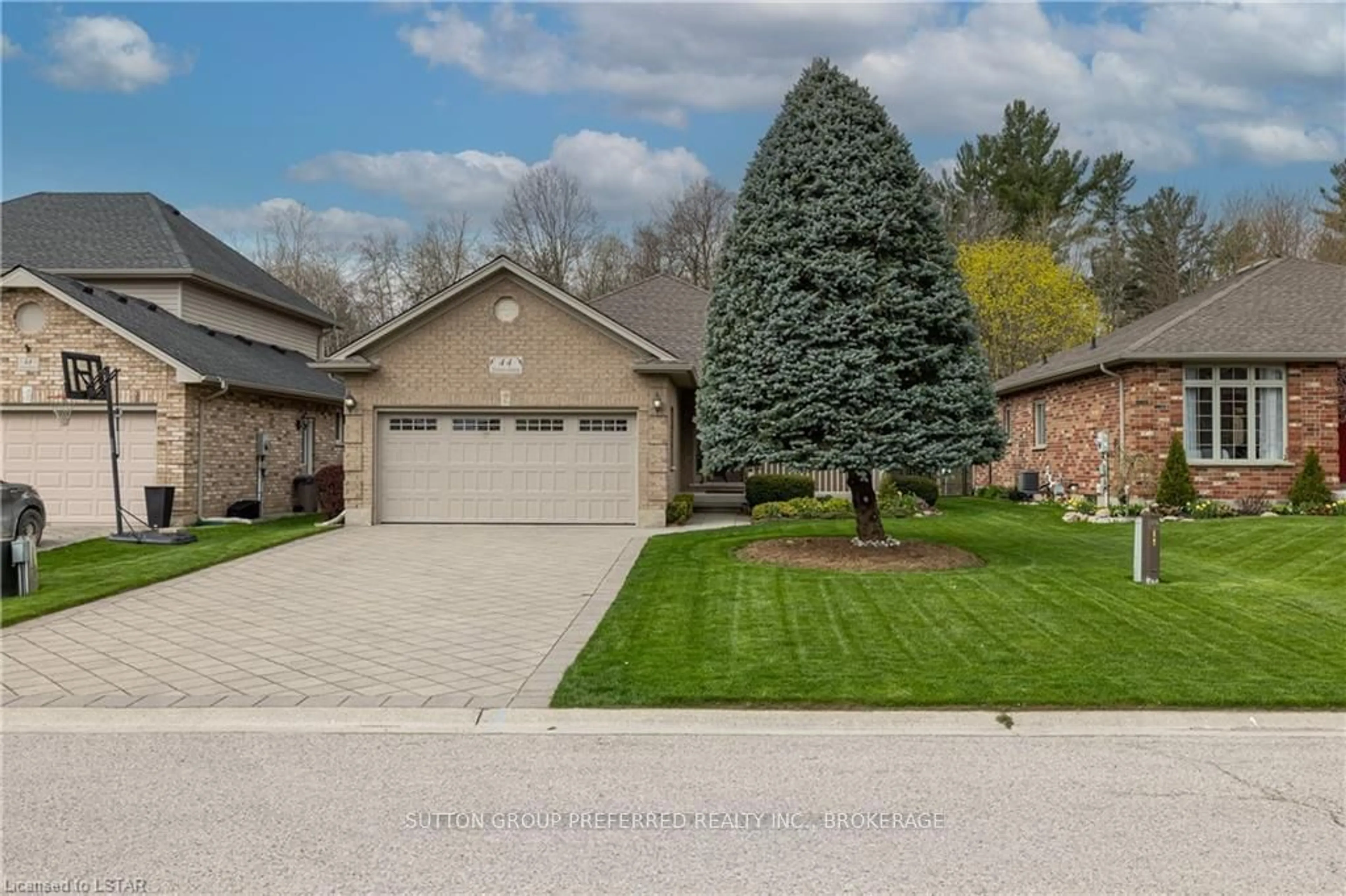 Frontside or backside of a home for 44 Forest Grove Cres, Thames Centre Ontario N0L 1G3