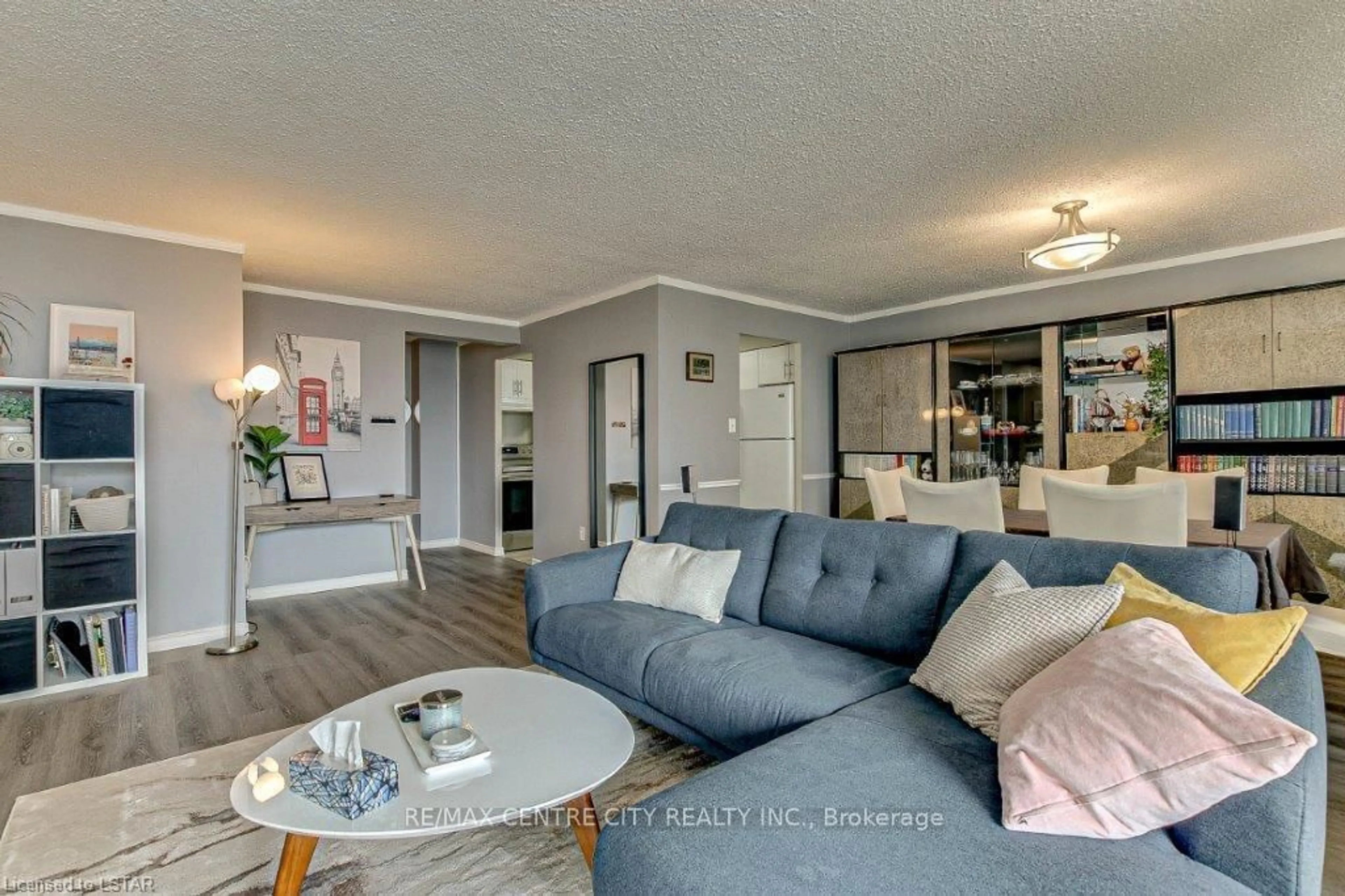 Living room for 363 Colborne St #604, London Ontario N6B 3N3