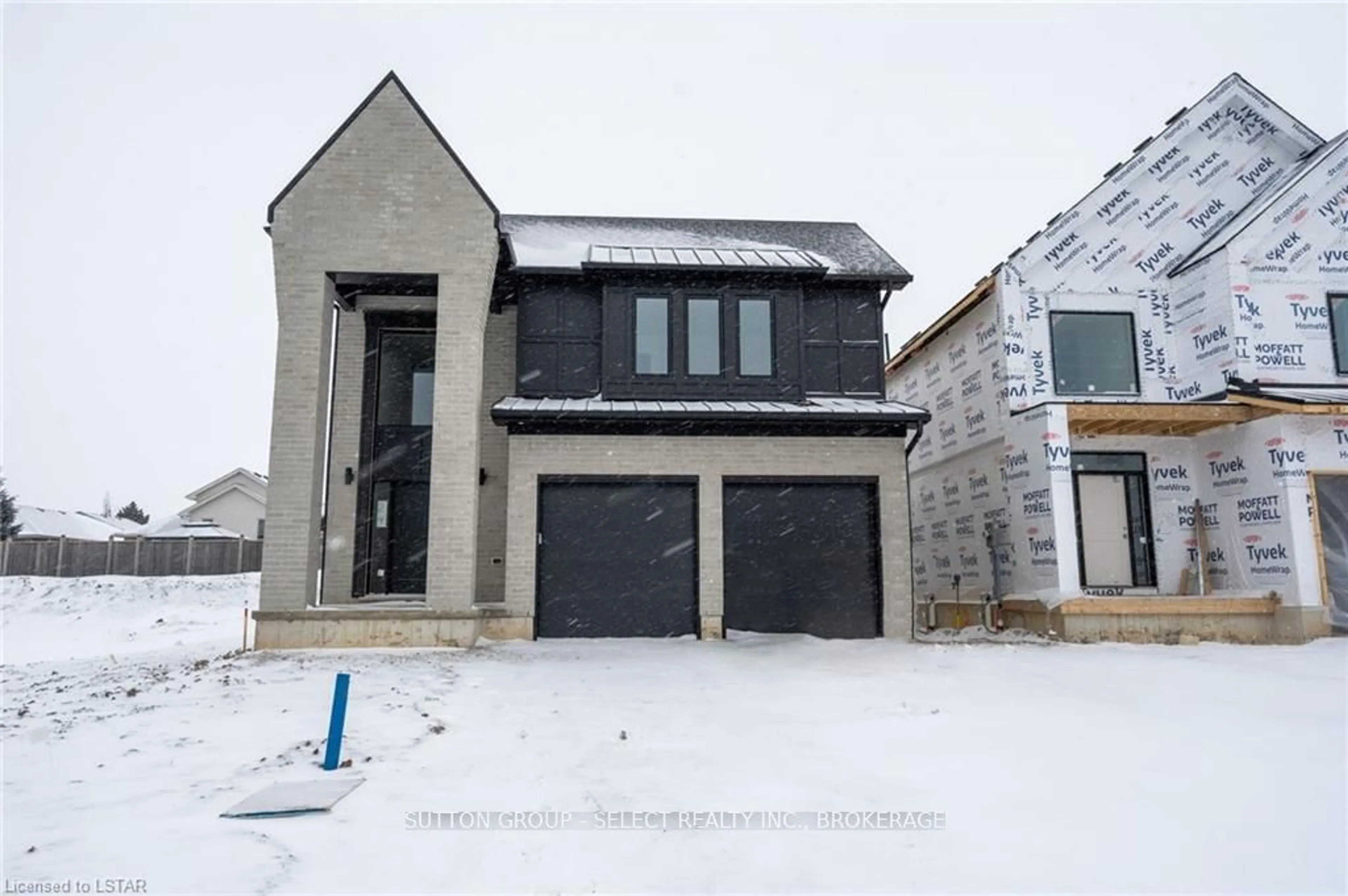 Frontside or backside of a home, the street view for 24 LUCAS Rd, St. Thomas Ontario N5R 0R3