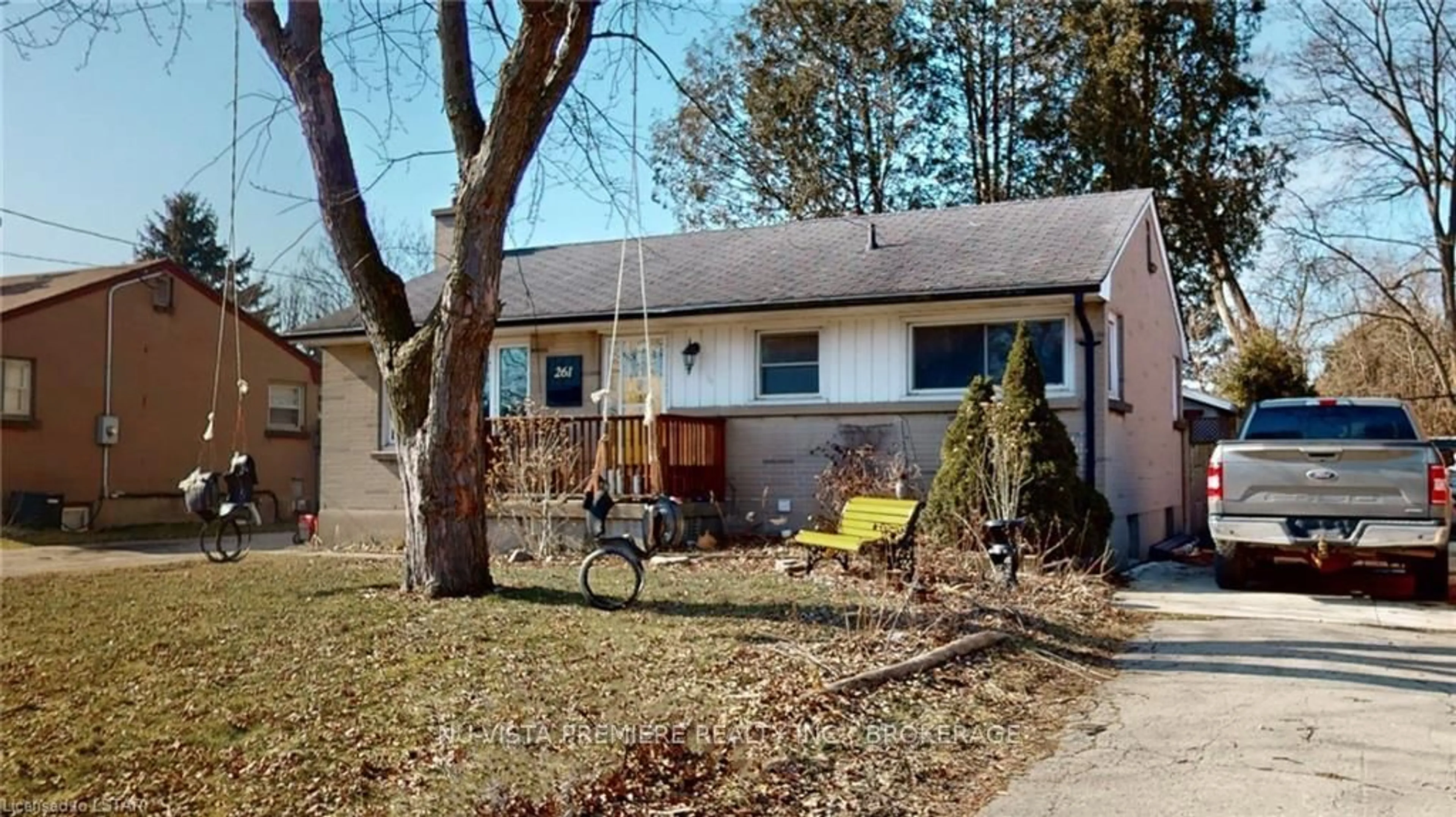 Frontside or backside of a home for 261 Winnipeg St, London Ontario N5W 4T8